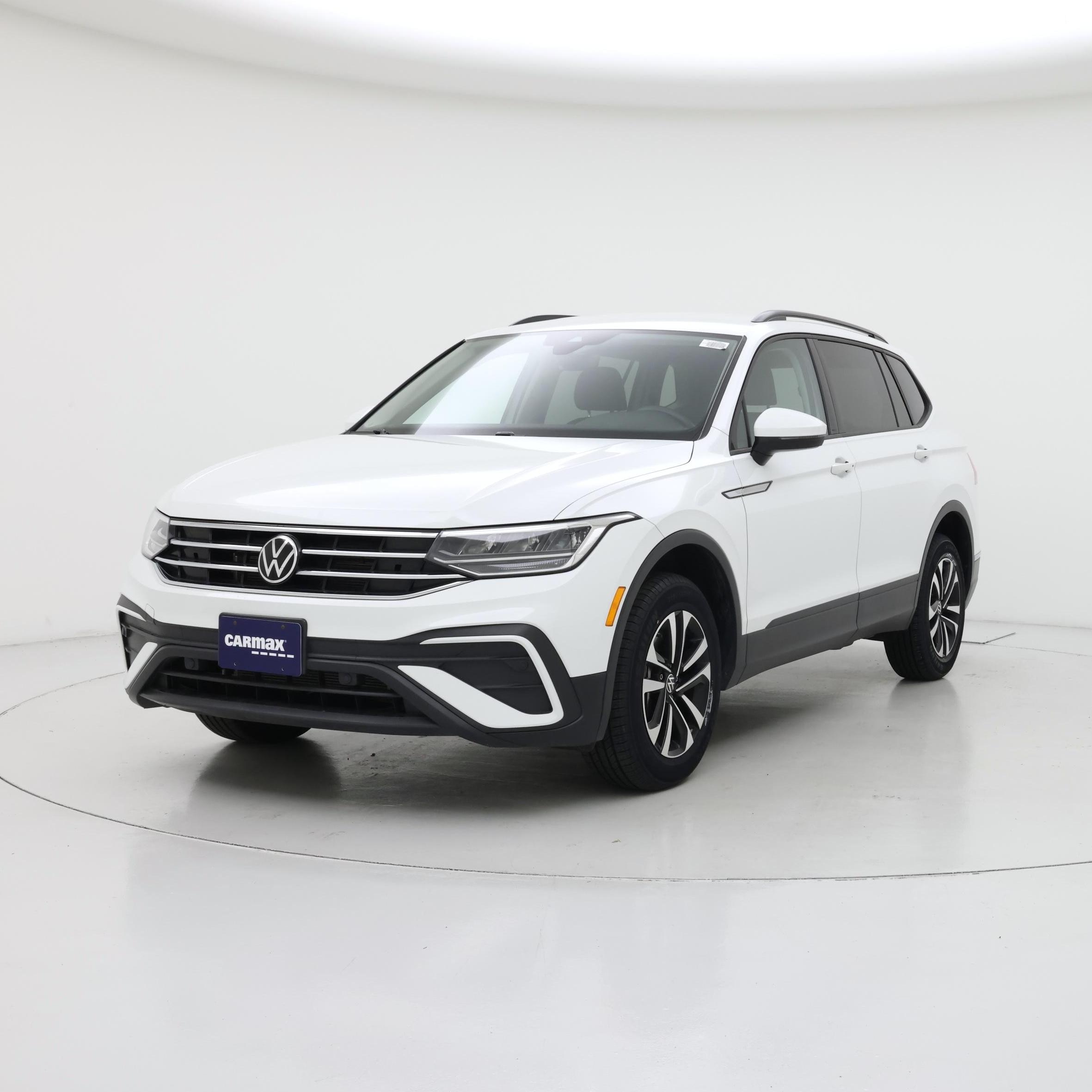 Thumbnail: 2023 Volkswagen Tiguan - 4