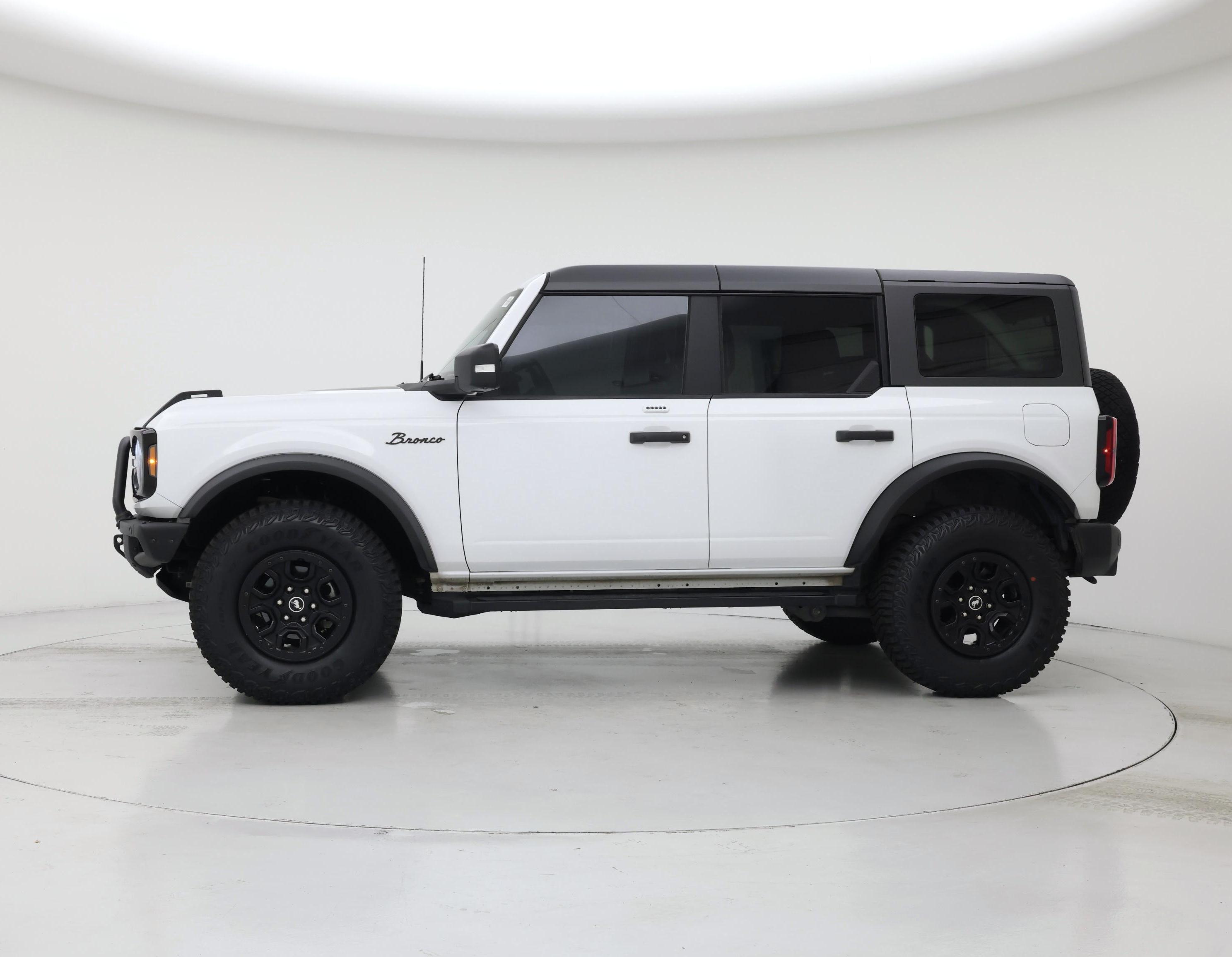 Thumbnail: 2022 Ford Bronco - 3