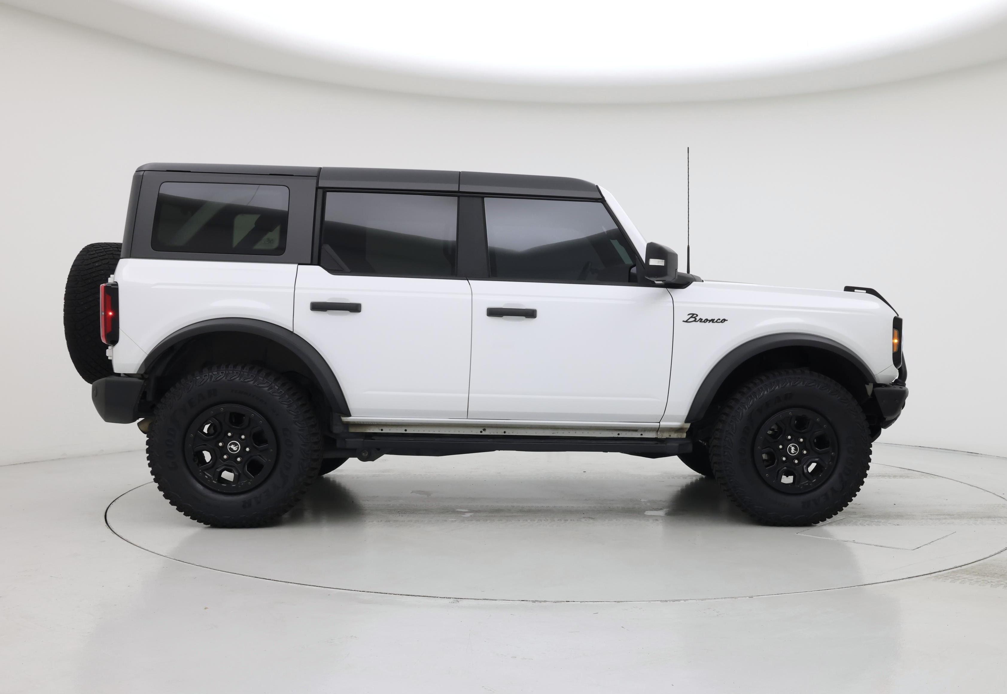 Thumbnail: 2022 Ford Bronco - 7