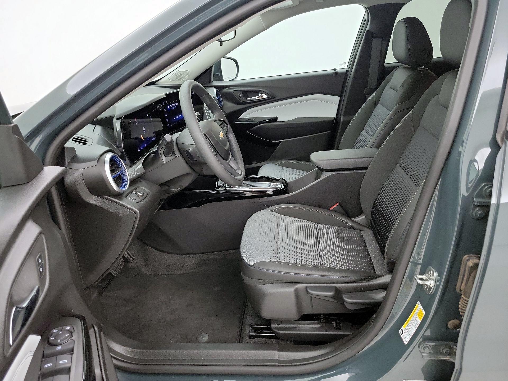 Thumbnail: 2025 Chevrolet Trax - 11