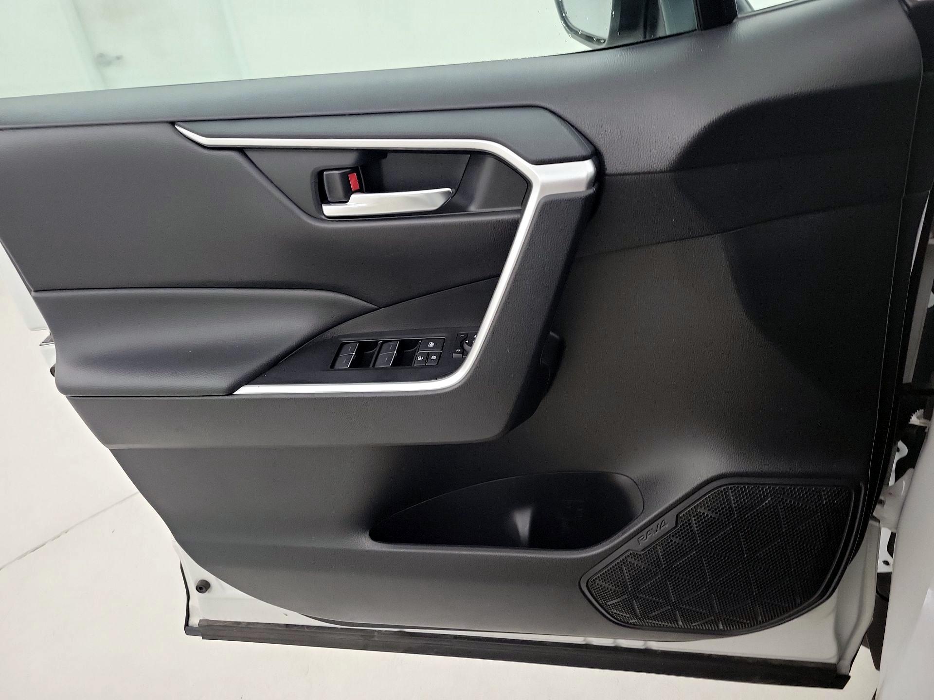 Thumbnail: 2024 Toyota RAV4 - 12