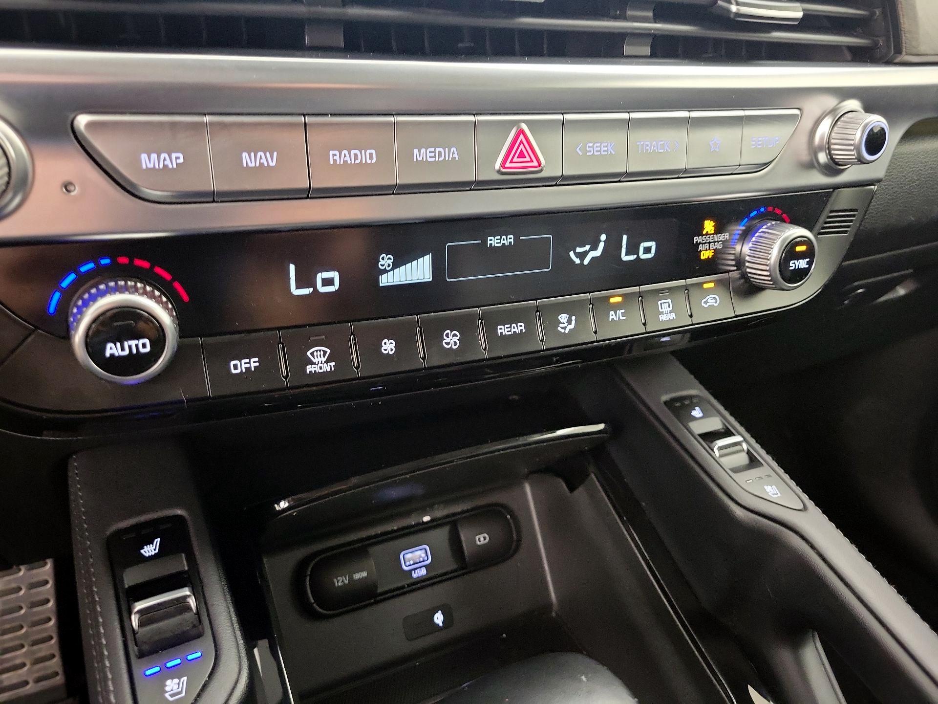 Thumbnail: 2020 Kia Telluride - 16