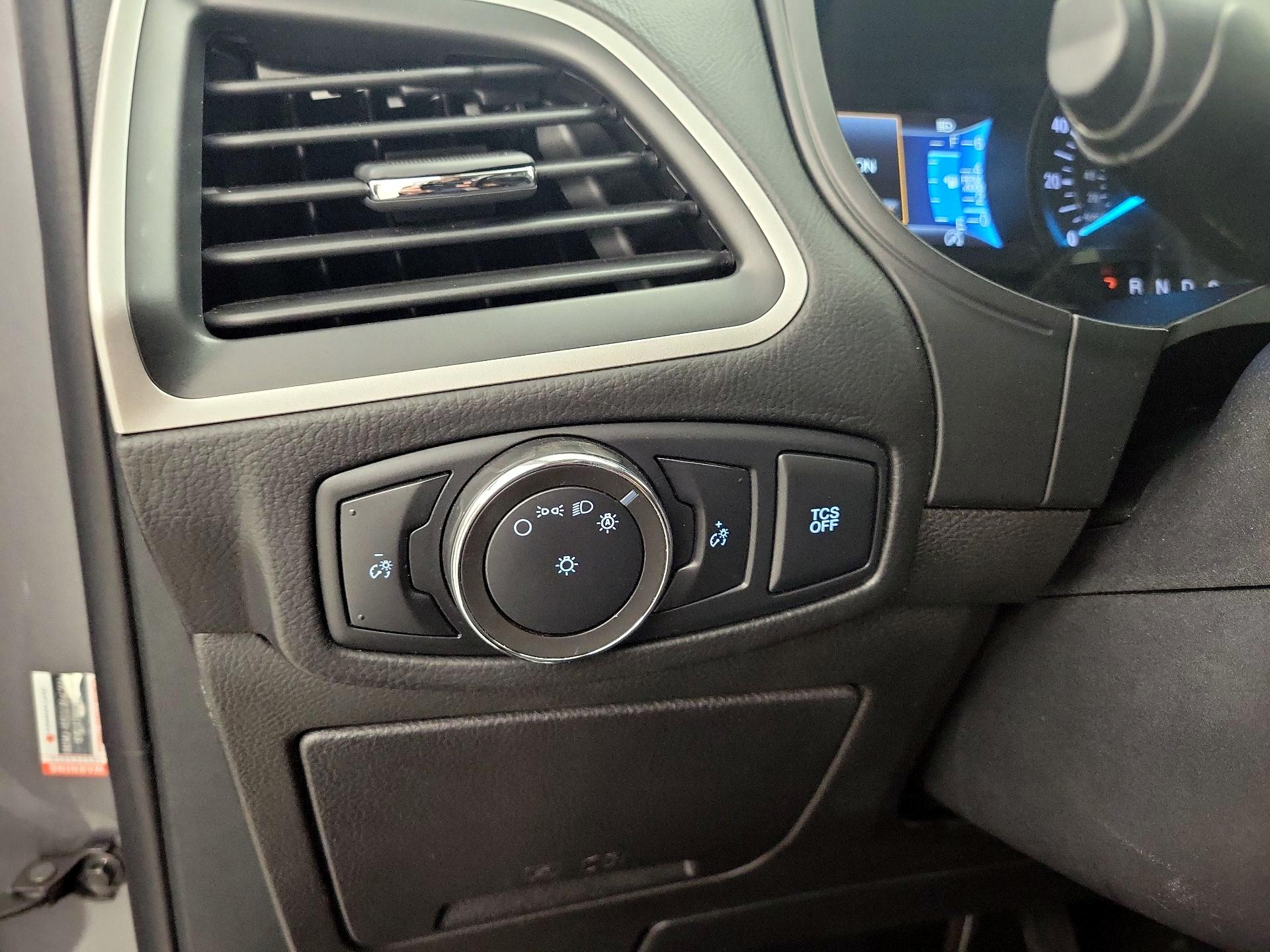 Thumbnail: 2022 Ford Edge - 13