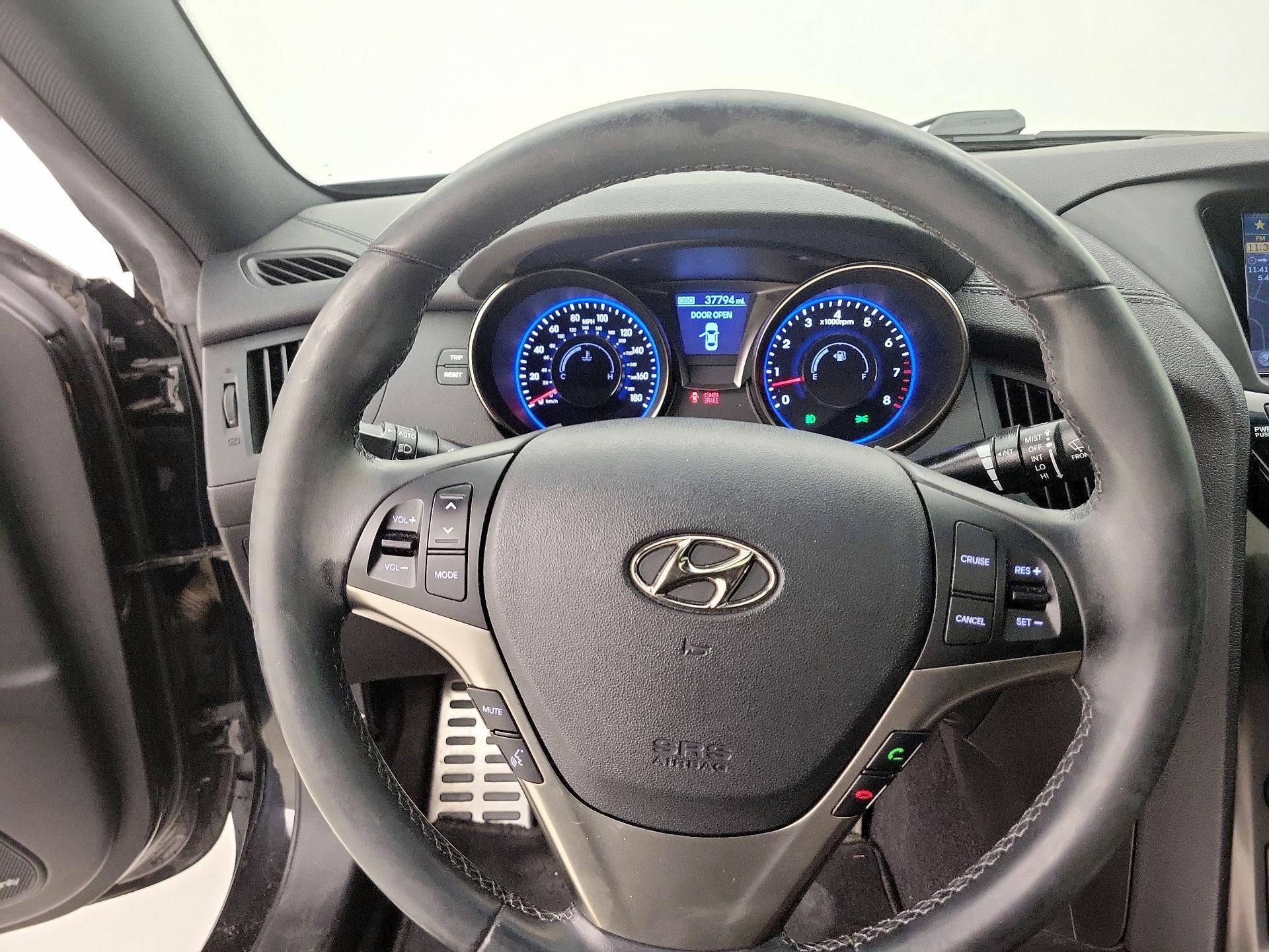 Thumbnail: 2014 Hyundai Genesis - 10