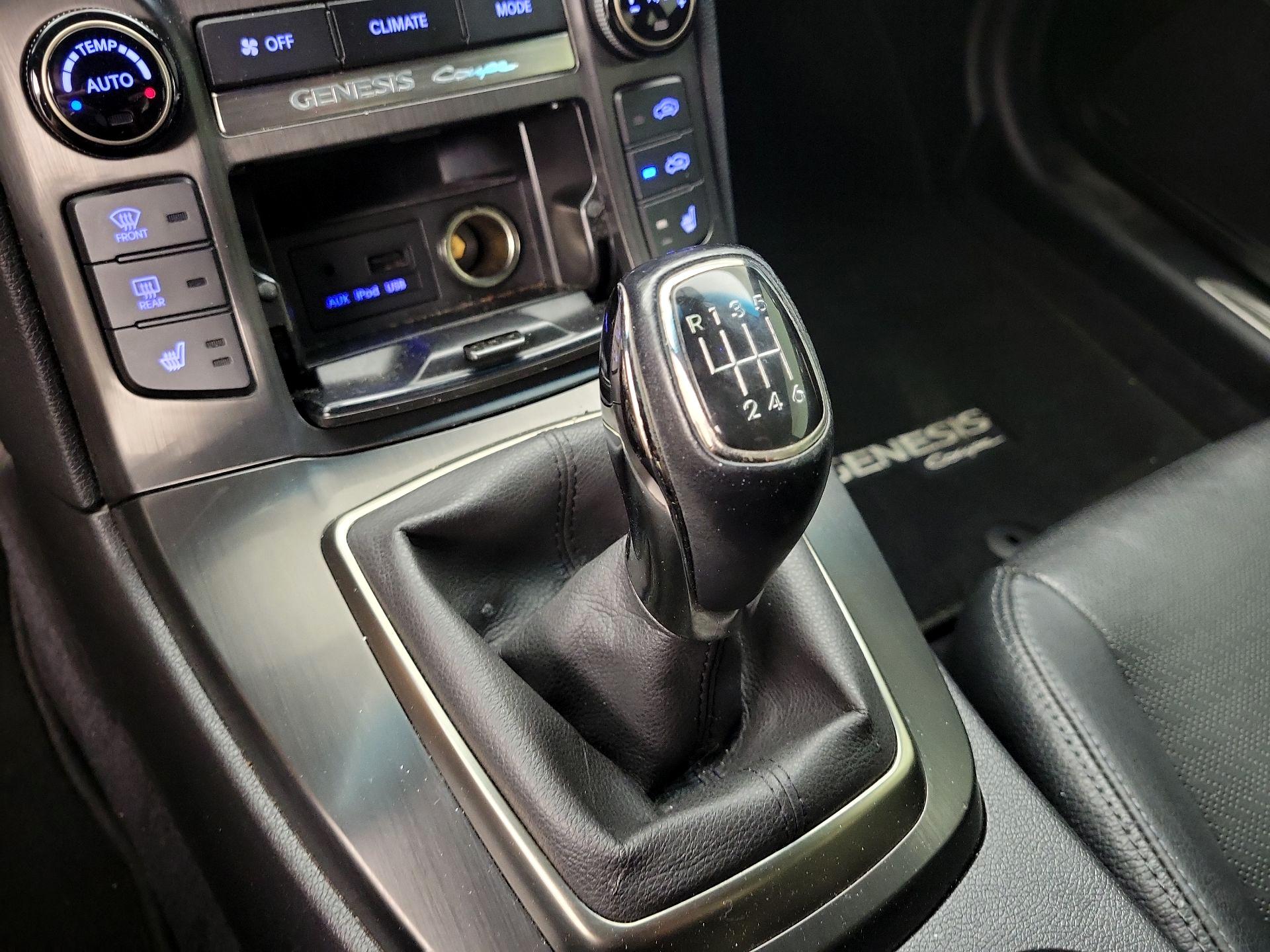 Thumbnail: 2014 Hyundai Genesis - 17
