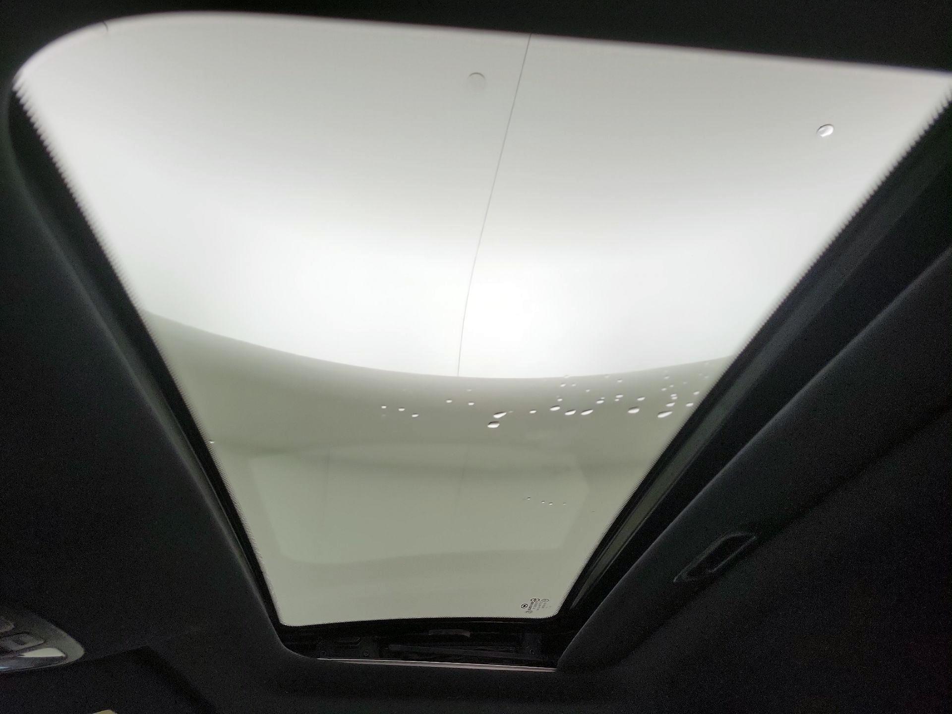 Thumbnail: 2014 Hyundai Genesis - 19
