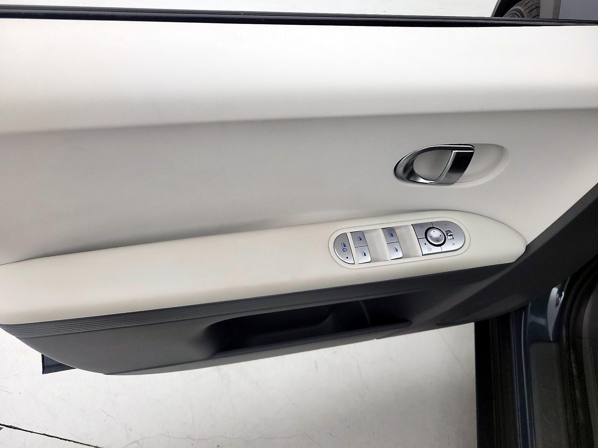 Thumbnail: 2024 Hyundai Ioniq 5 - 12