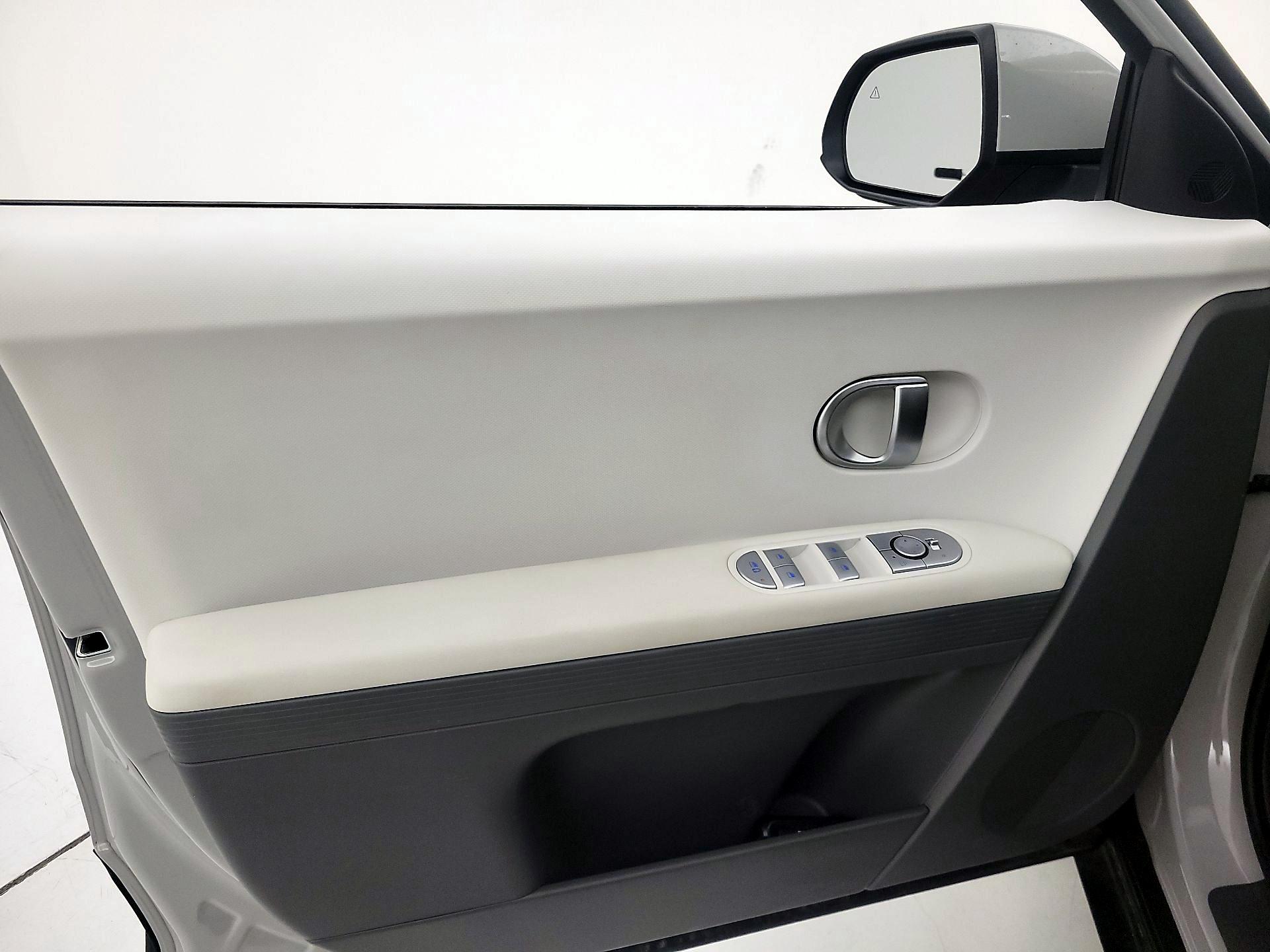Thumbnail: 2024 Hyundai Ioniq 5 - 12