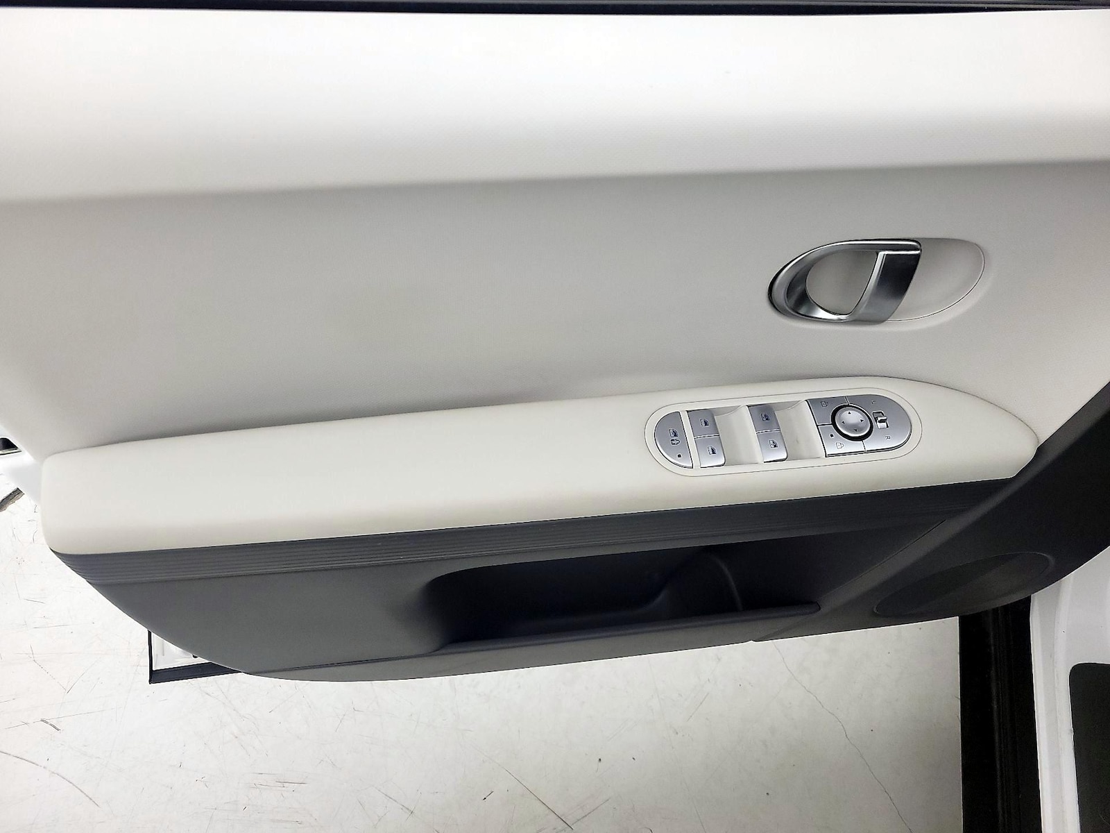 2024 Hyundai IONIQ 5 SEL - Photo 13