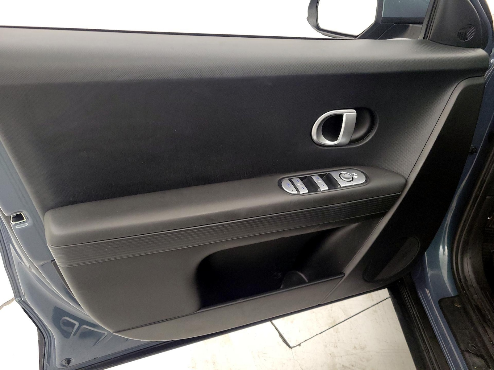 2024 Hyundai IONIQ 5 SE - Photo 13