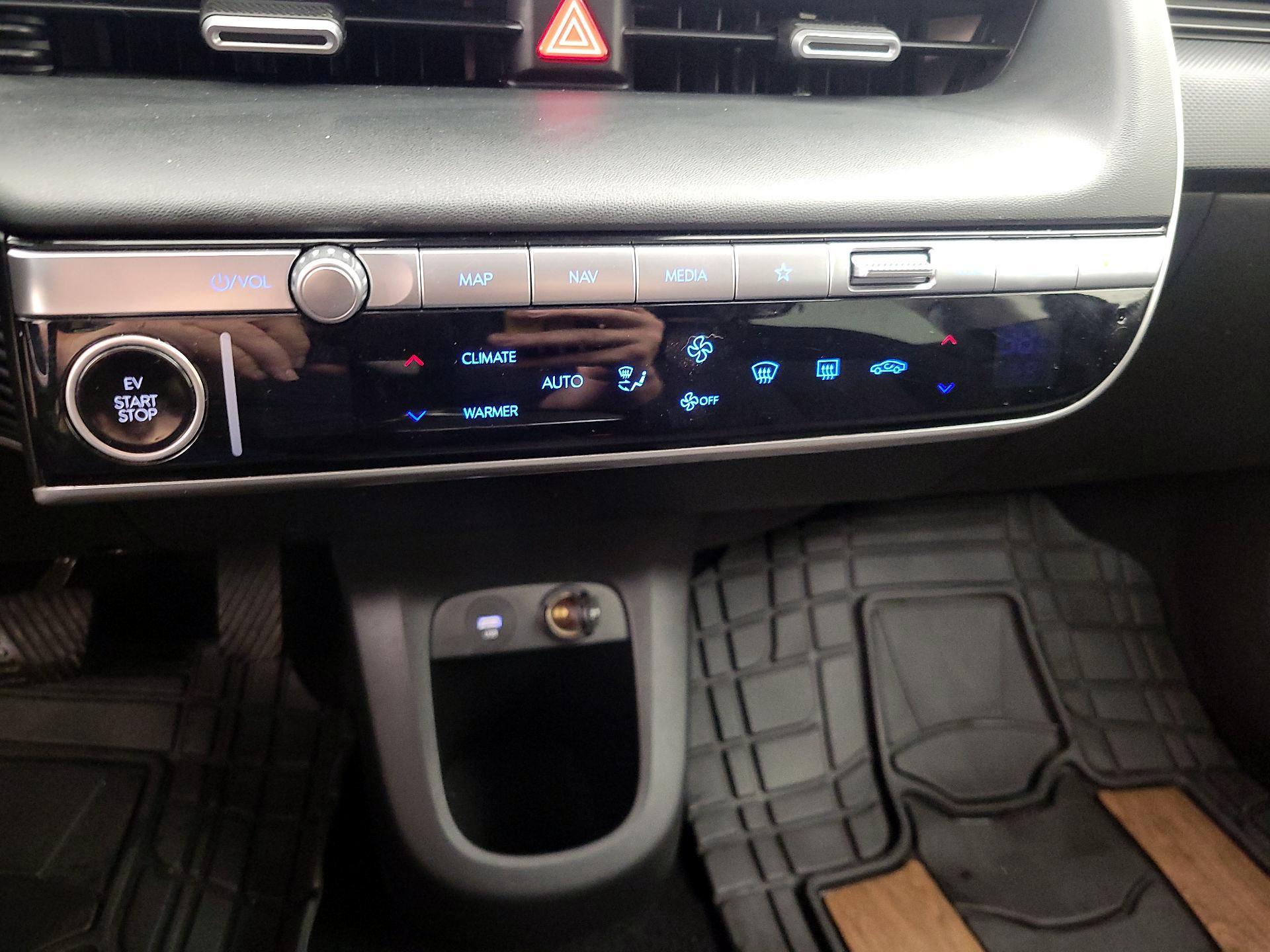Thumbnail: 2024 Hyundai Ioniq 5 - 17