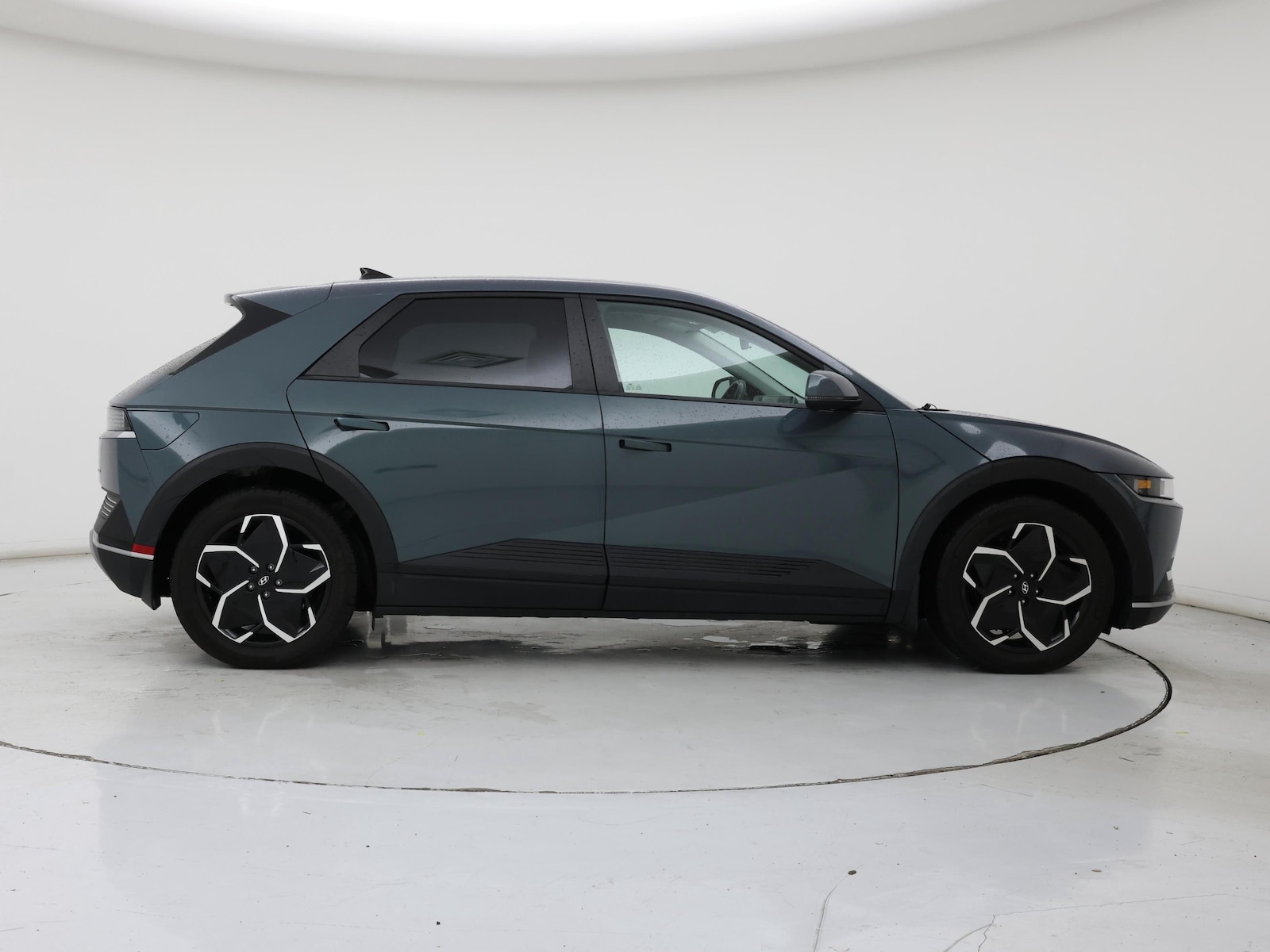 2024 Hyundai IONIQ 5 SE - Photo 8