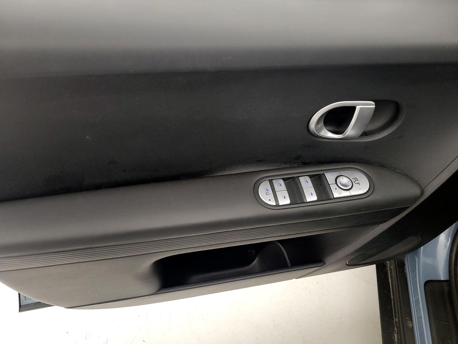 2024 Hyundai IONIQ 5 SE - Photo 13