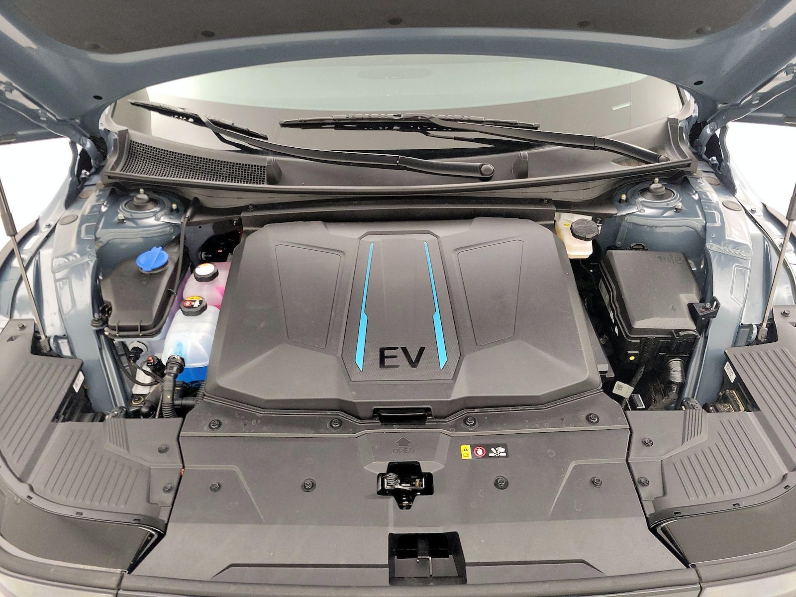 2024 Hyundai IONIQ 5 SE - Photo 24