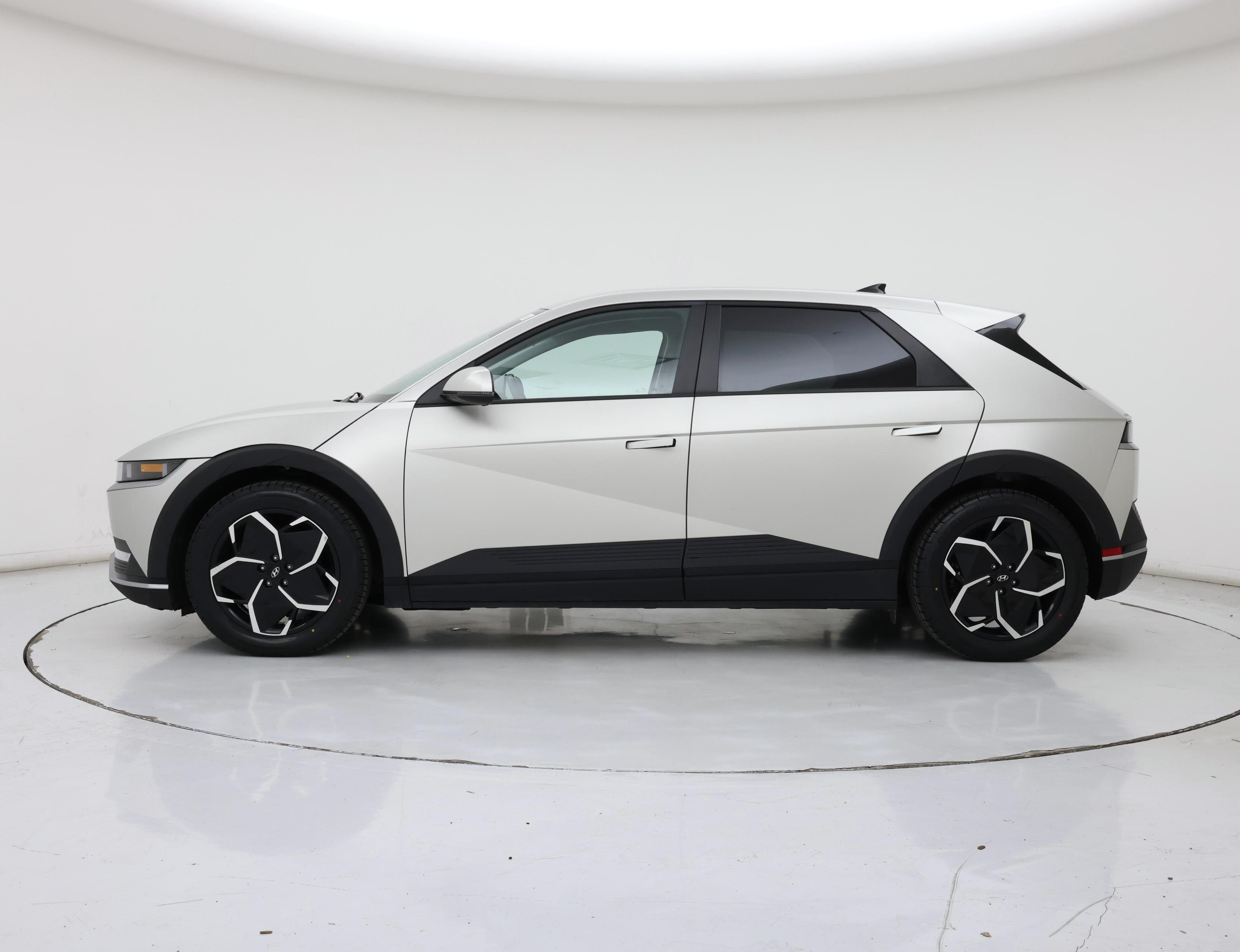 Thumbnail: 2024 Hyundai Ioniq 5 - 3