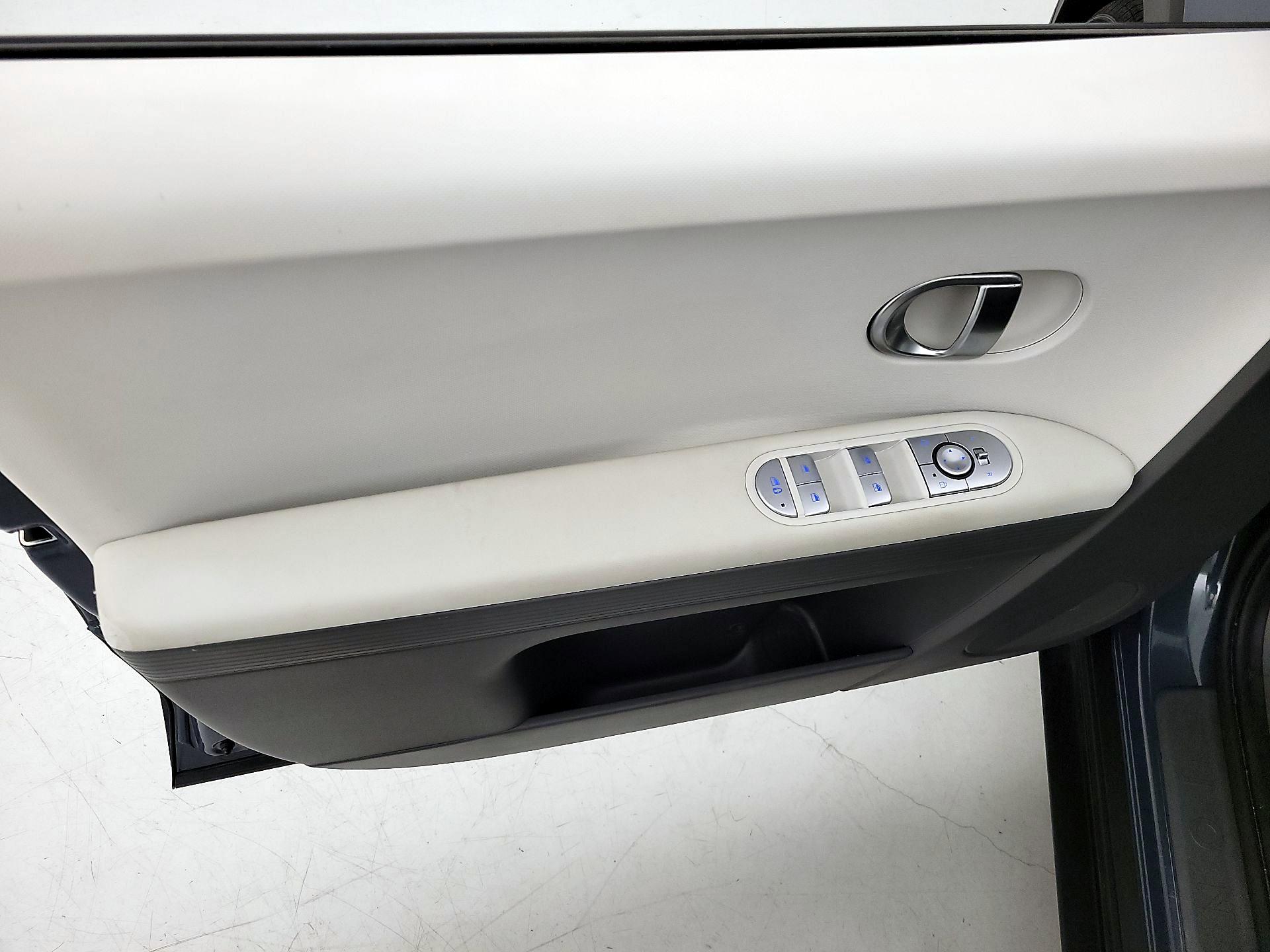 Thumbnail: 2024 Hyundai Ioniq 5 - 12