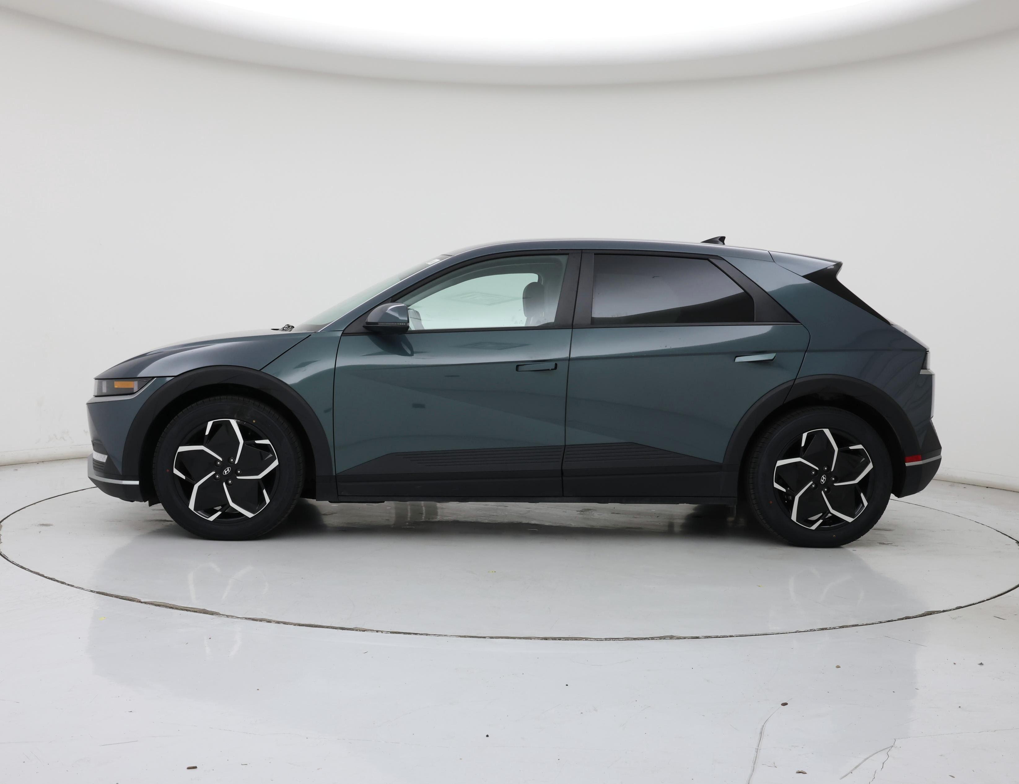 Thumbnail: 2024 Hyundai Ioniq 5 - 3