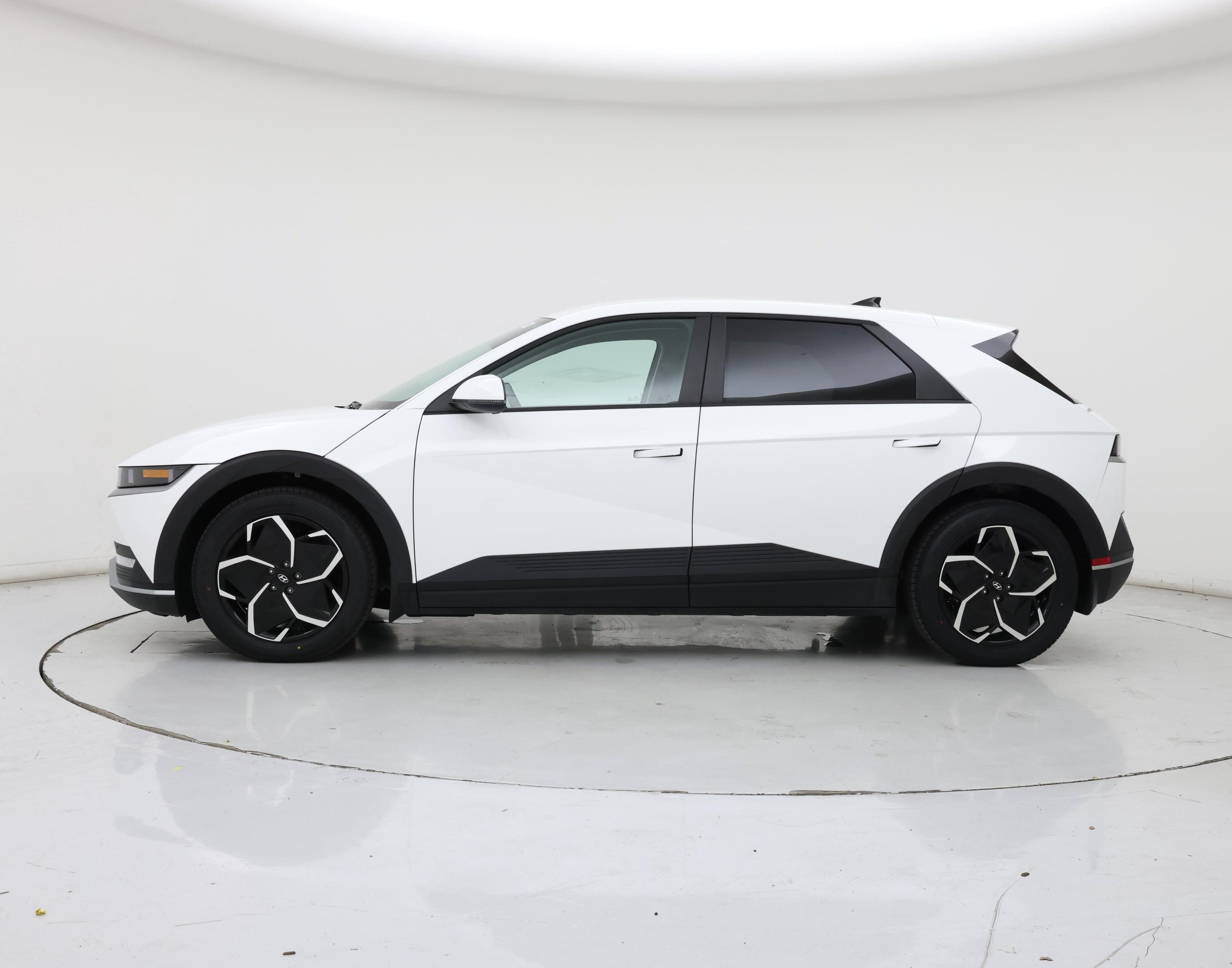 Thumbnail: 2024 Hyundai Ioniq 5 - 3