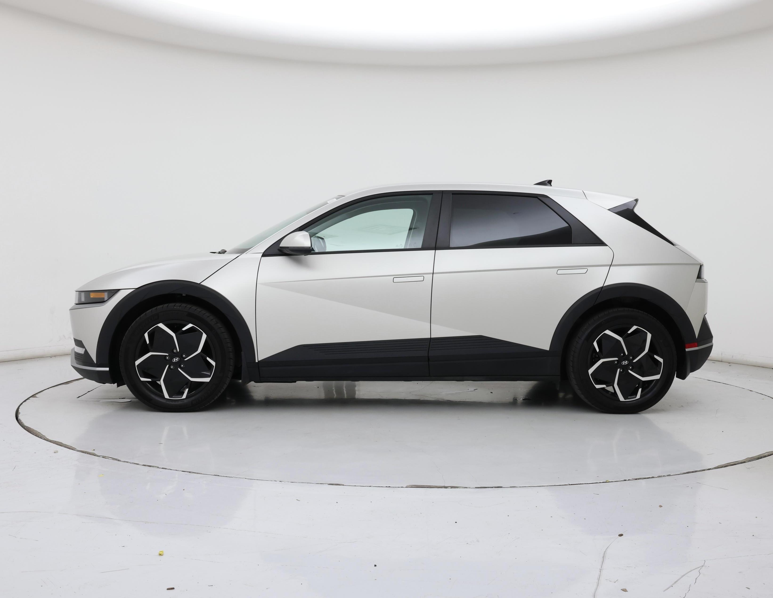 Thumbnail: 2024 Hyundai Ioniq 5 - 3