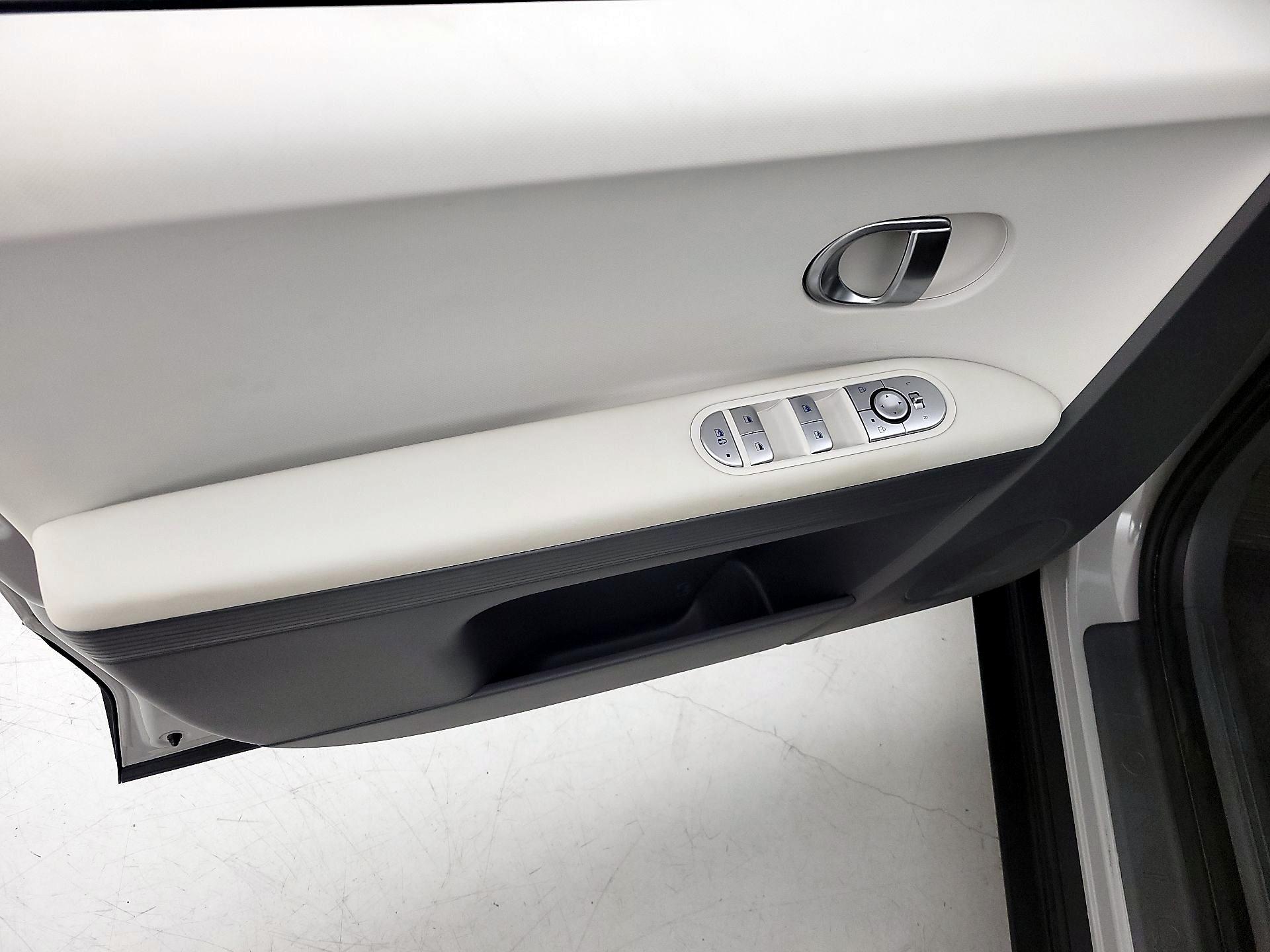 Thumbnail: 2024 Hyundai Ioniq 5 - 12