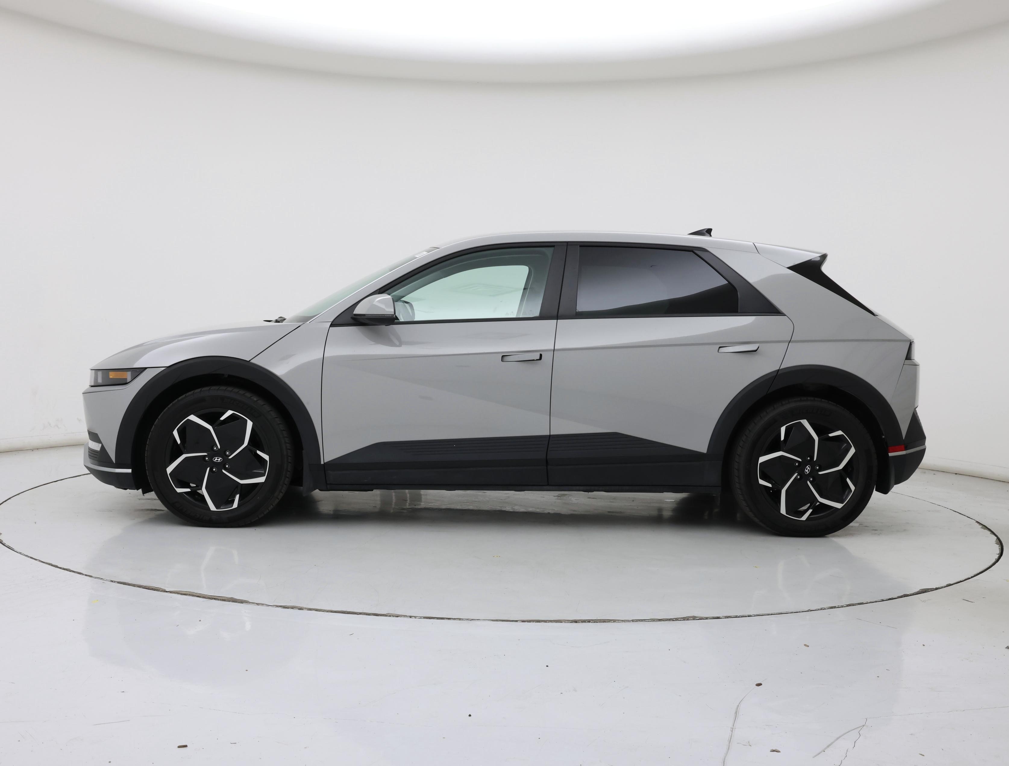 Thumbnail: 2024 Hyundai Ioniq 5 - 3