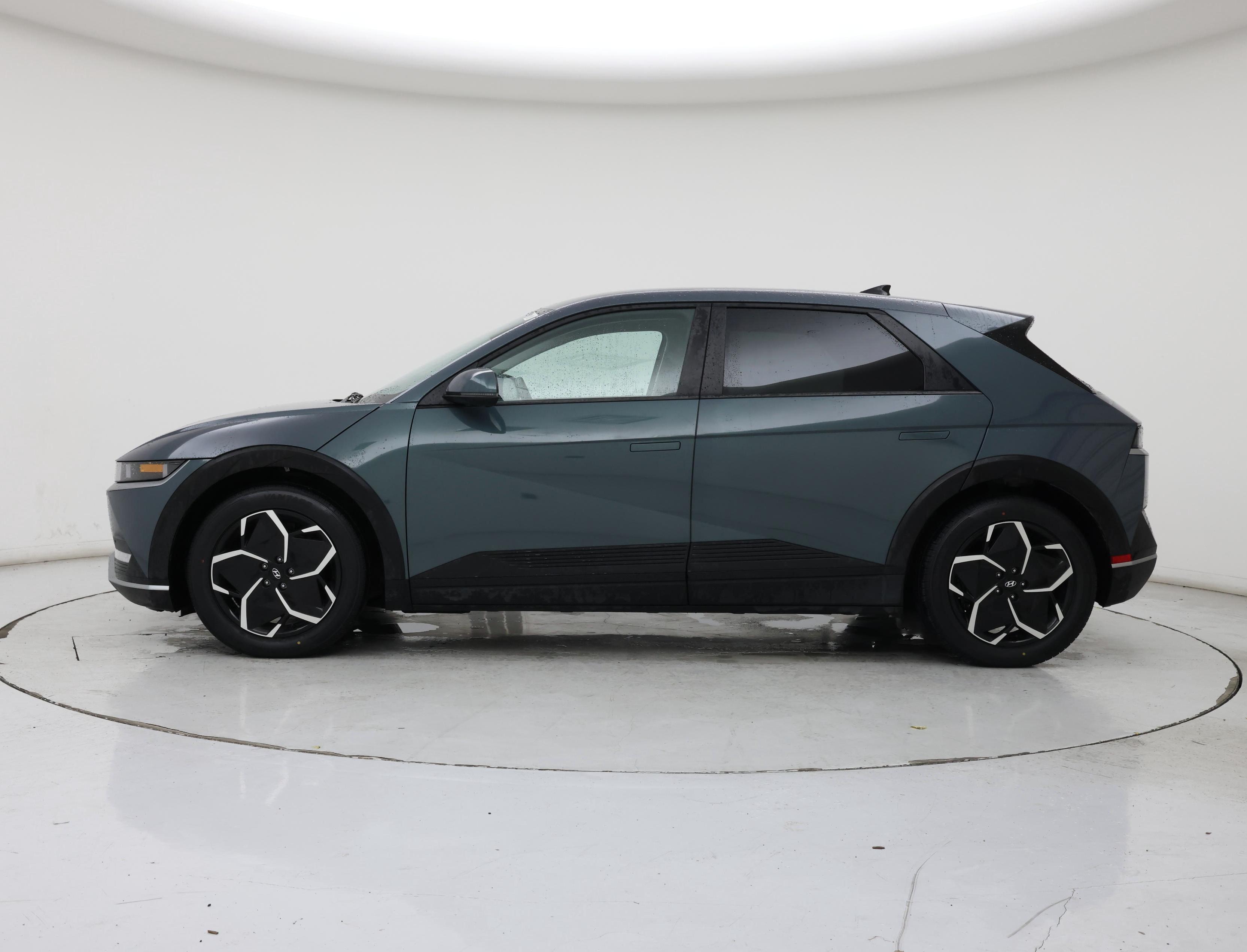 Thumbnail: 2024 Hyundai Ioniq 5 - 3