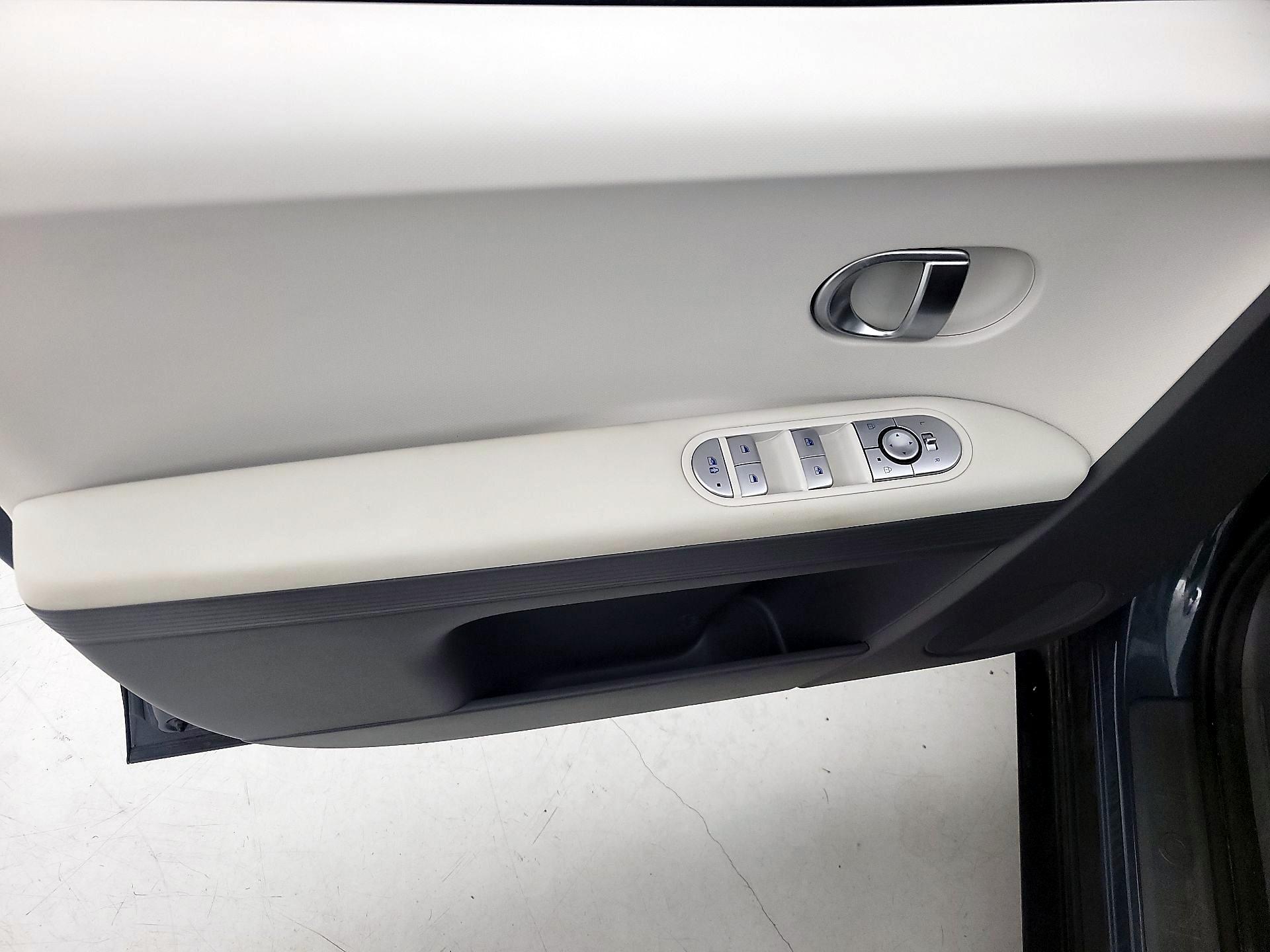 Thumbnail: 2024 Hyundai Ioniq 5 - 12