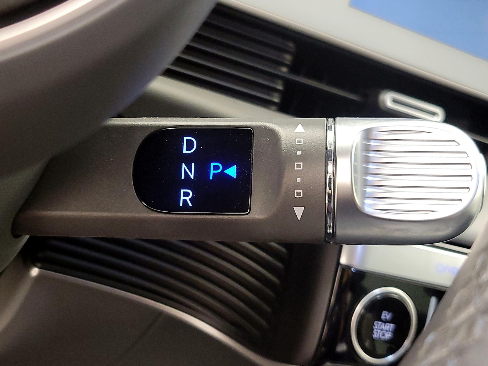 2024 Hyundai IONIQ 5 SEL - Photo 19