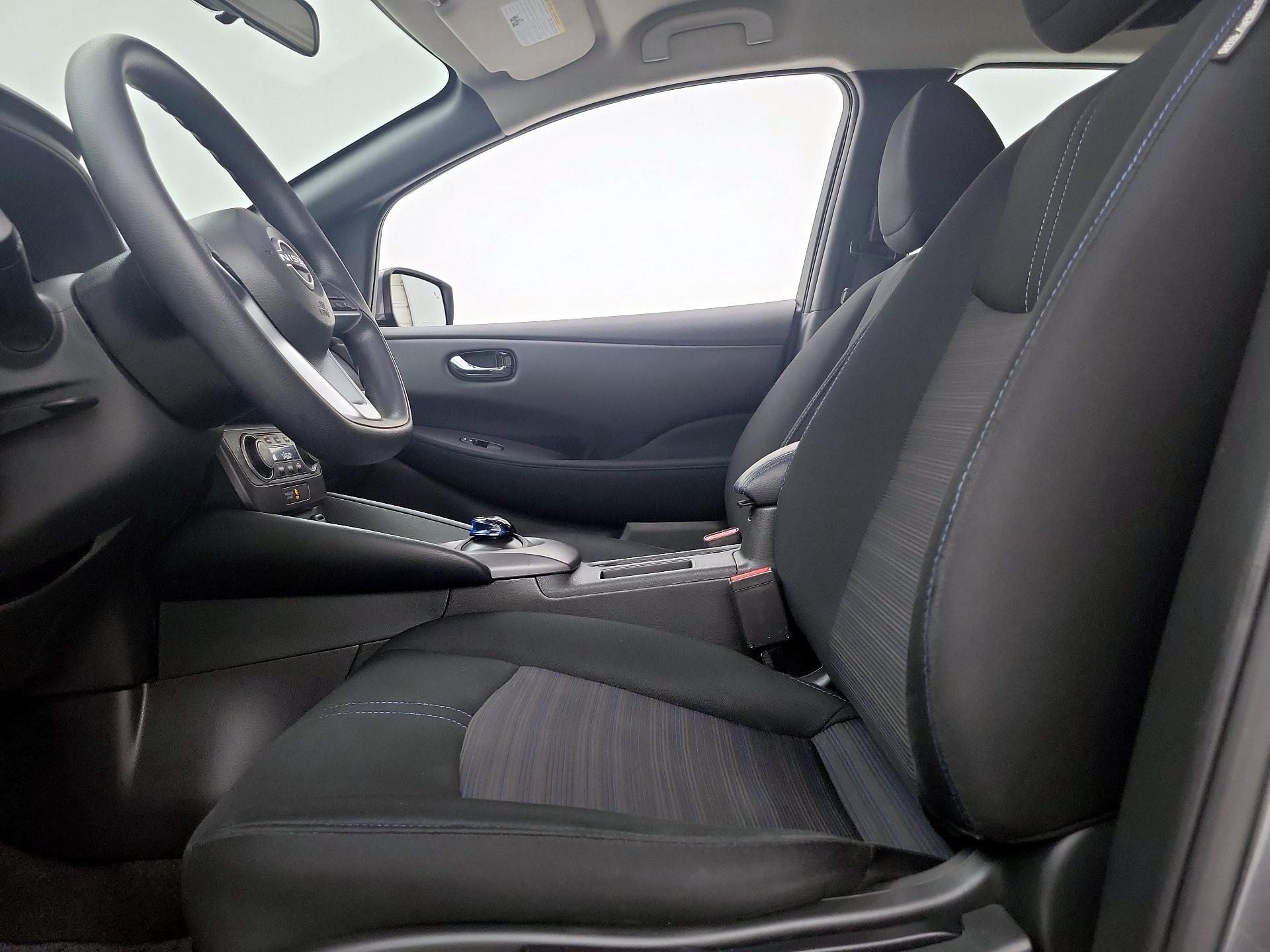 Thumbnail: 2025 Nissan Leaf - 11