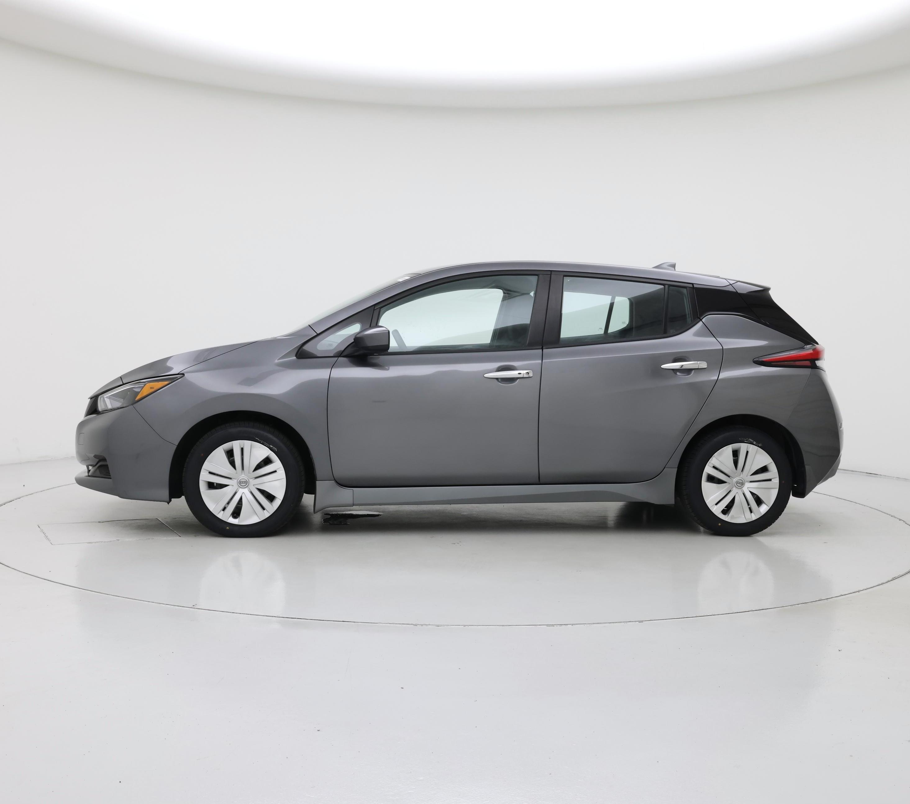 Thumbnail: 2025 Nissan Leaf - 3