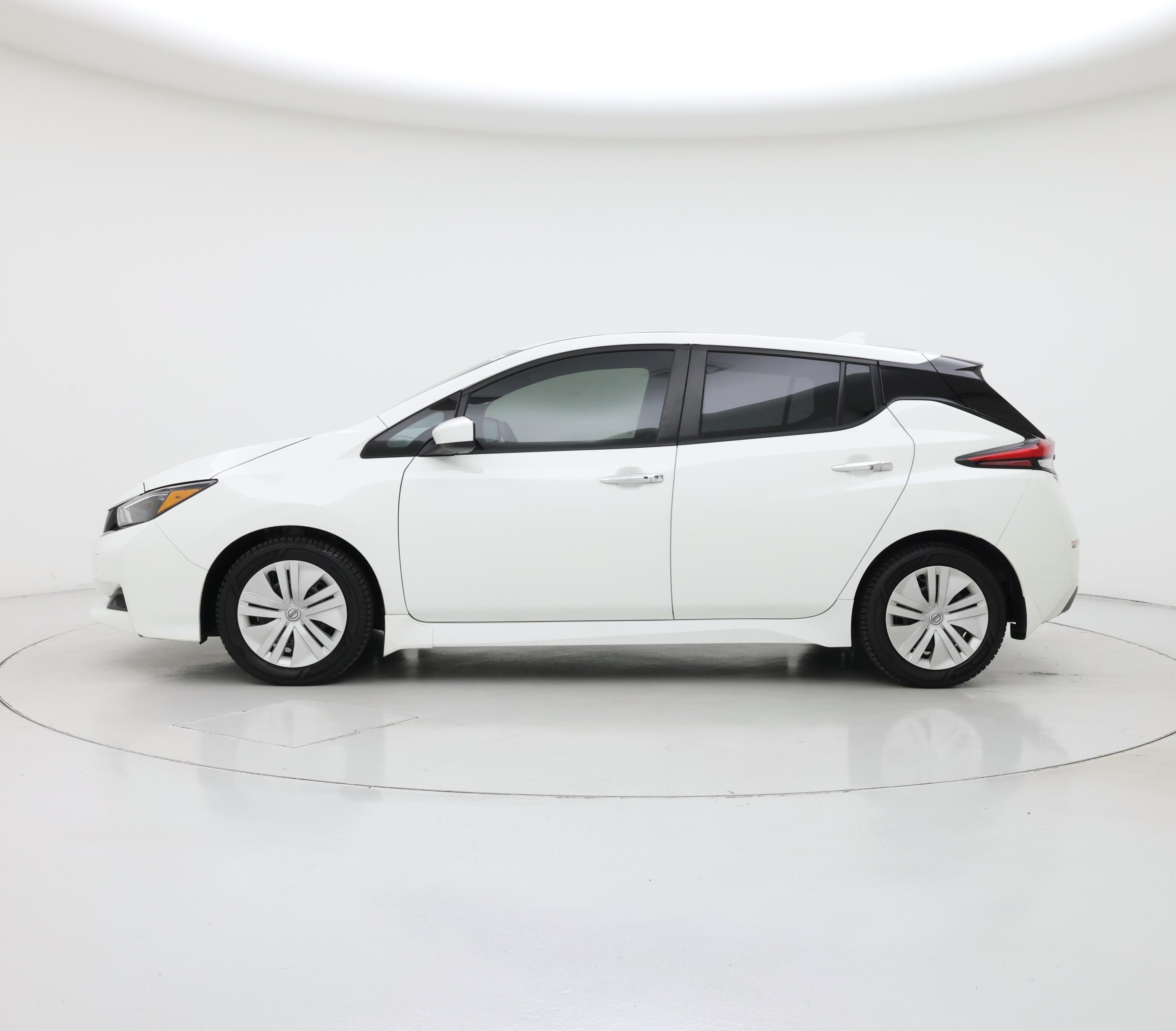 Thumbnail: 2024 Nissan Leaf - 3