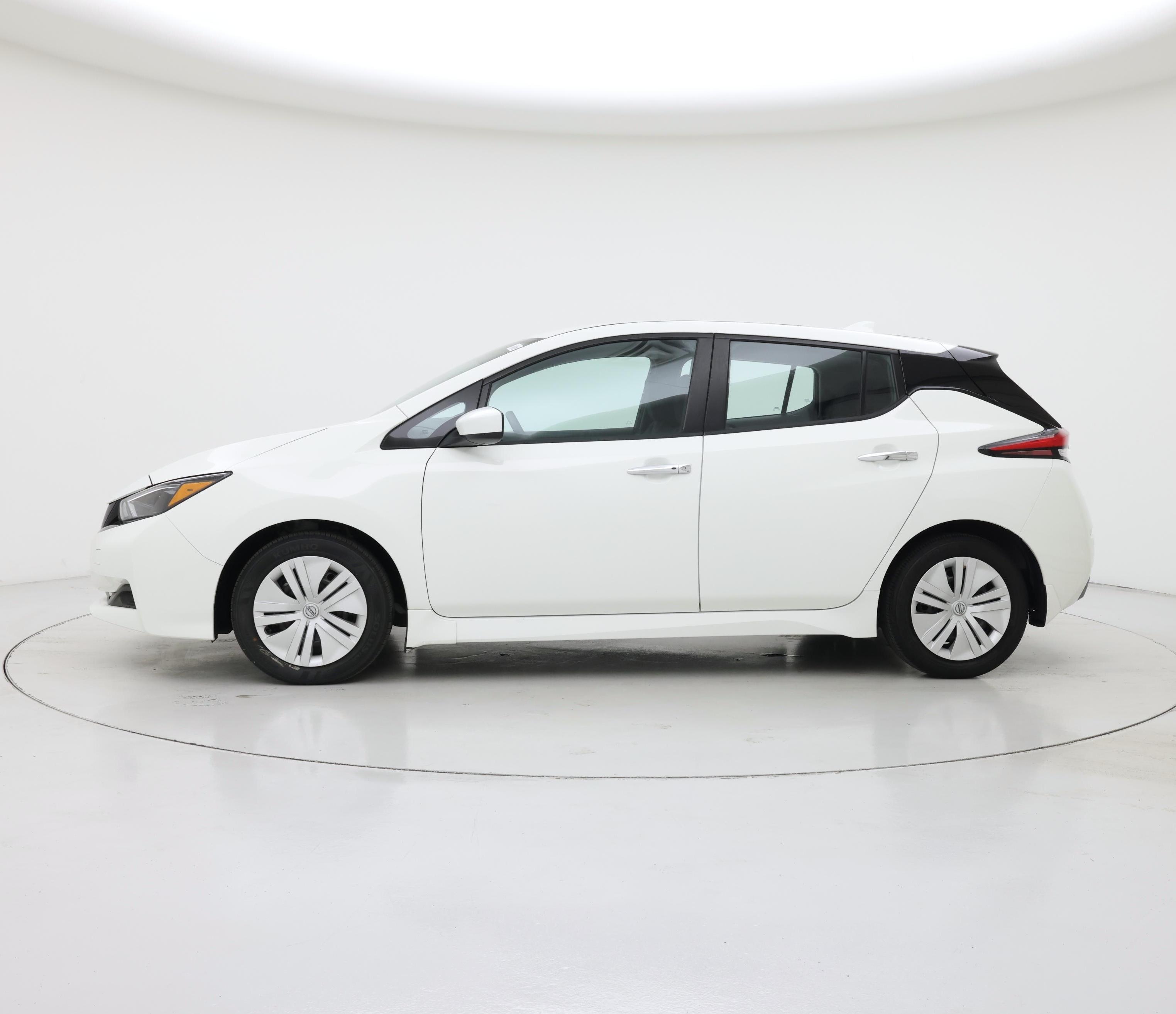 Thumbnail: 2024 Nissan Leaf - 3