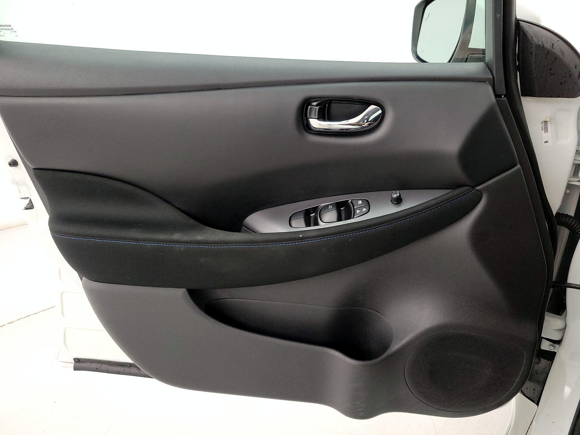 Thumbnail: 2024 Nissan Leaf - 12