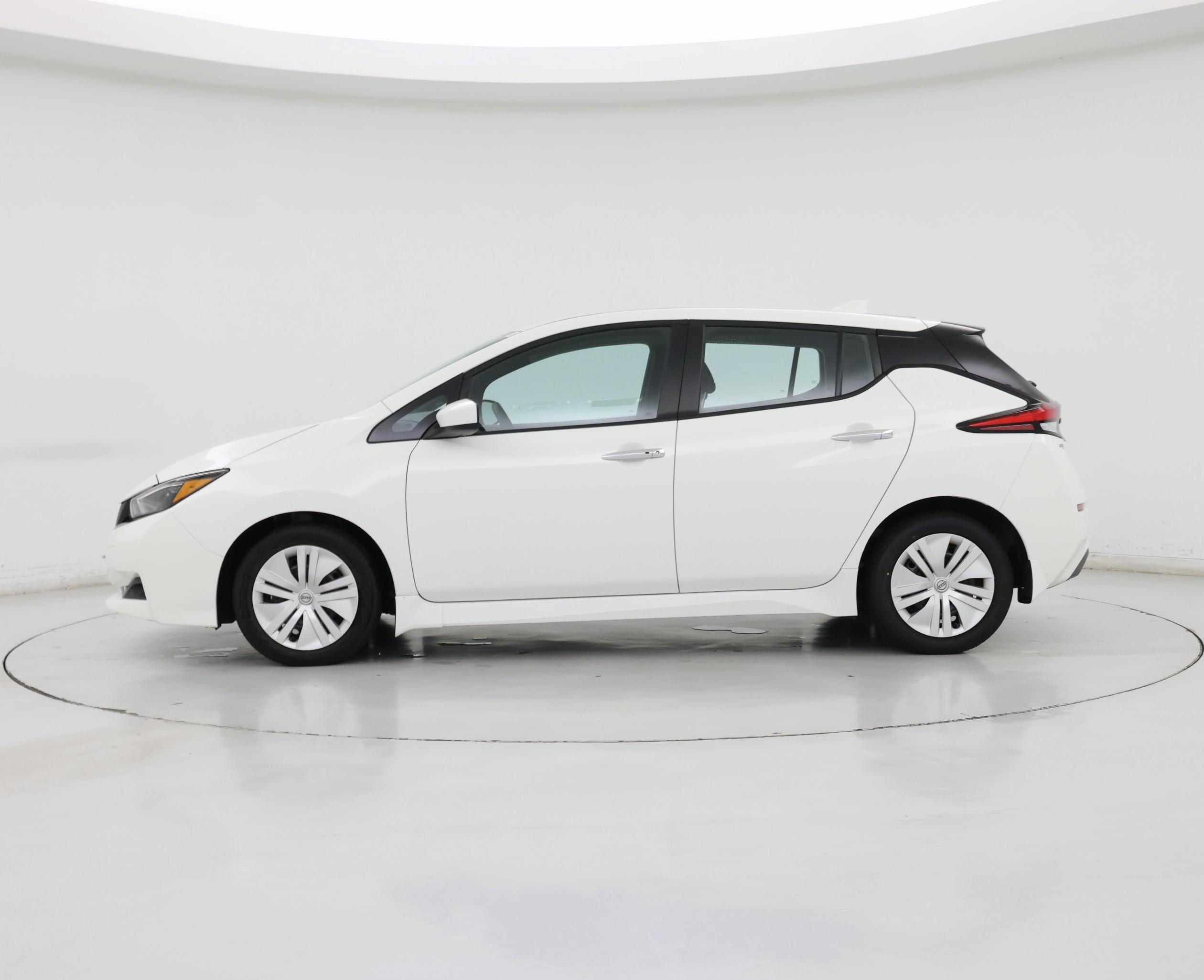 Thumbnail: 2024 Nissan Leaf - 3