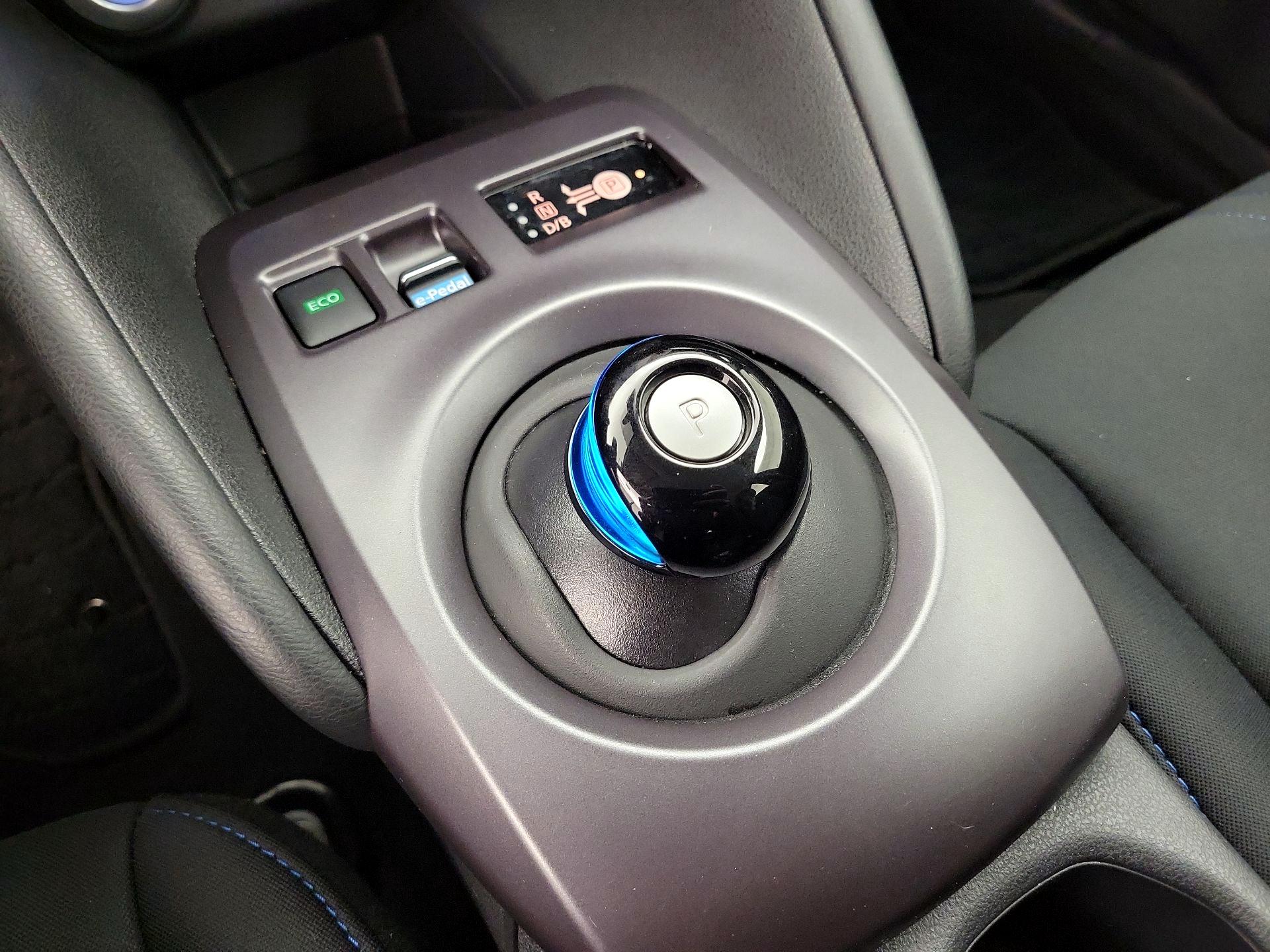 Thumbnail: 2025 Nissan Leaf - 15
