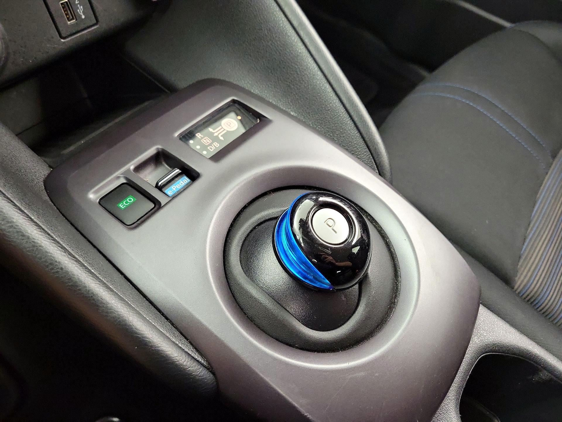 Thumbnail: 2024 Nissan Leaf - 17