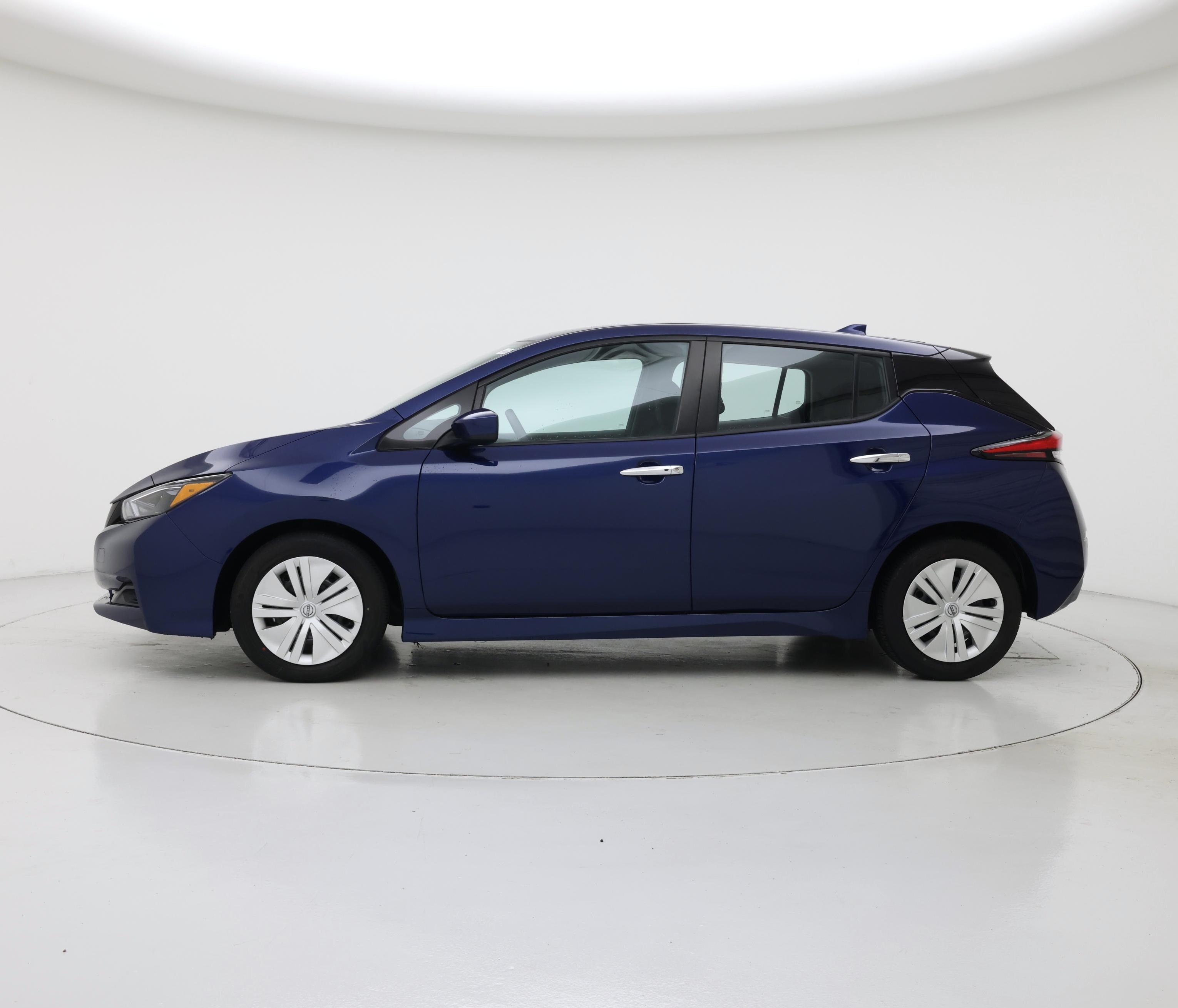 Thumbnail: 2024 Nissan Leaf - 3