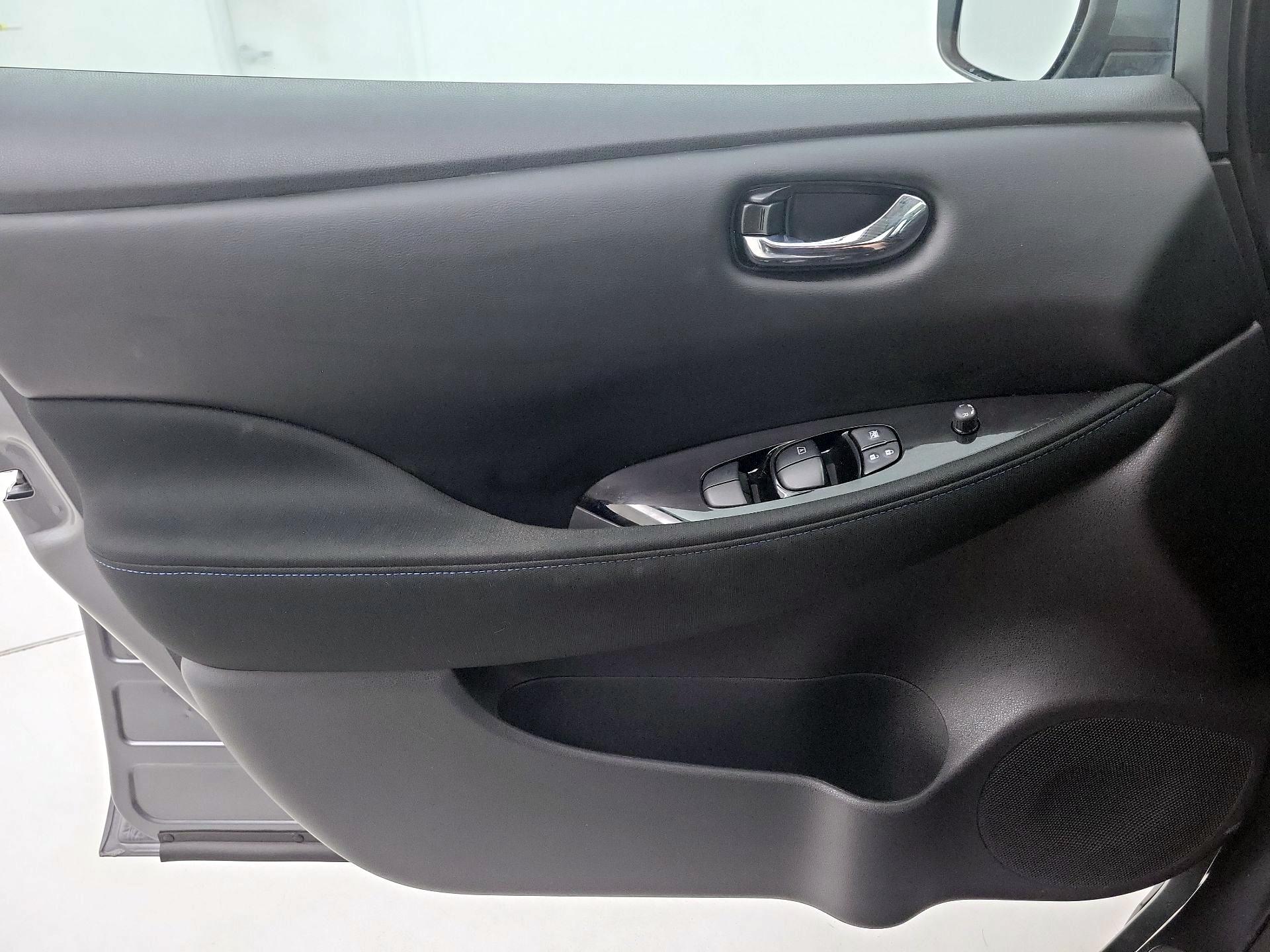 Thumbnail: 2024 Nissan Leaf - 12