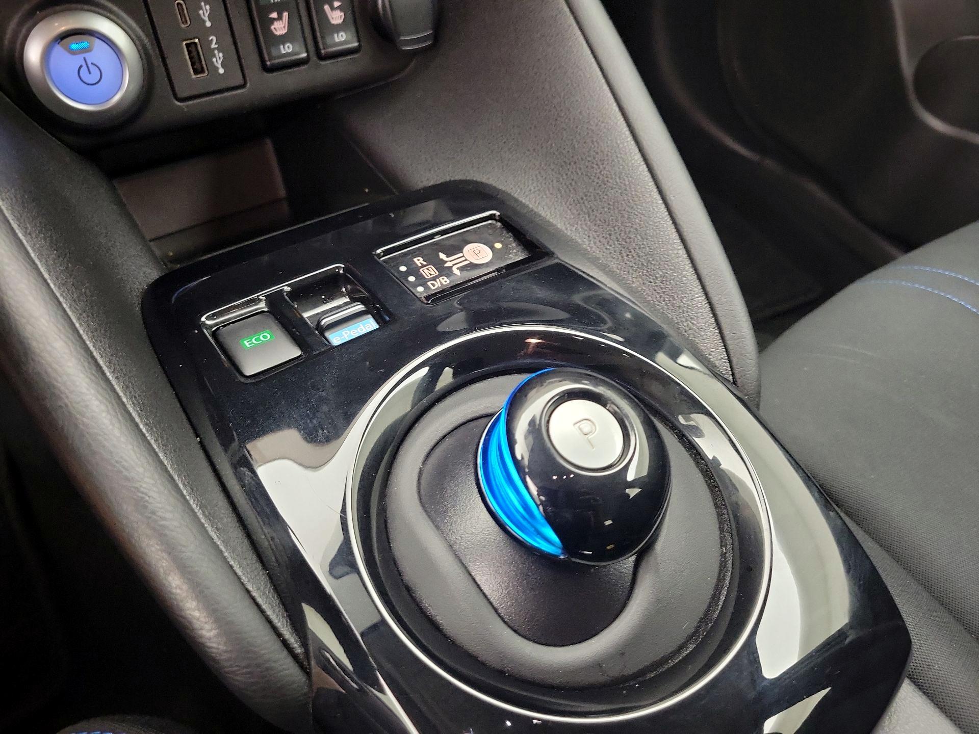 Thumbnail: 2024 Nissan Leaf - 17