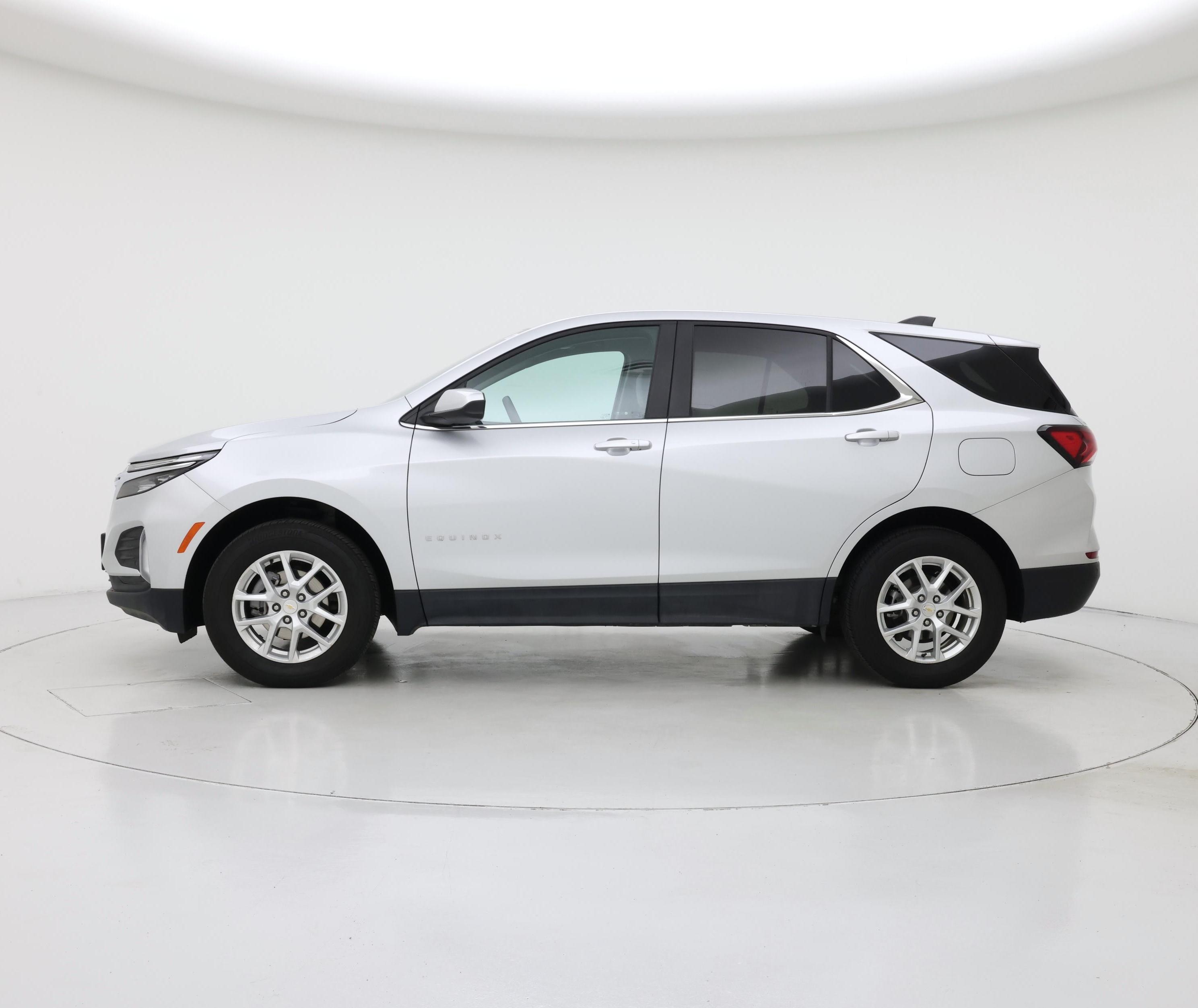 Thumbnail: 2022 Chevrolet Equinox - 3