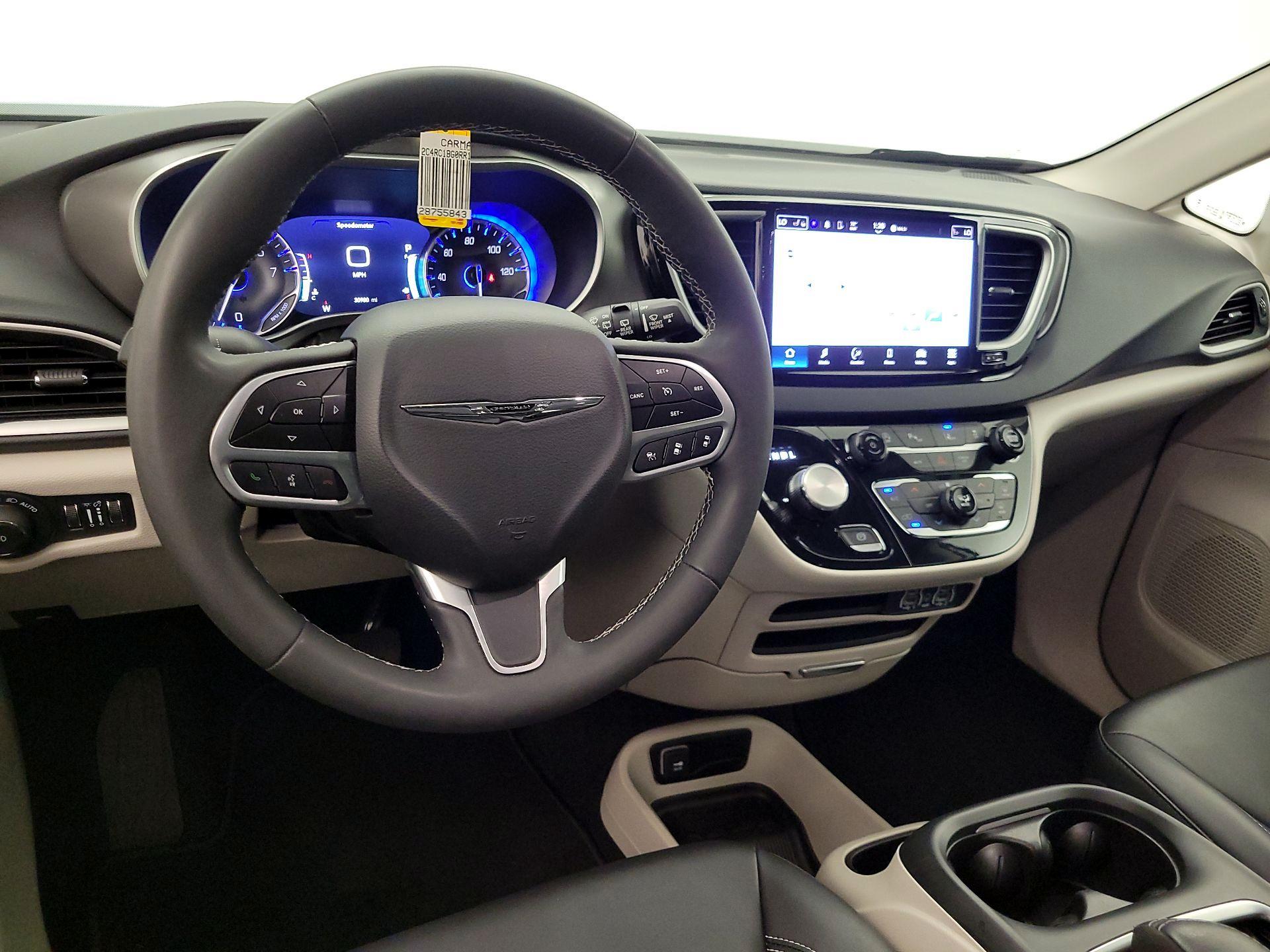 Thumbnail: 2024 Chrysler Pacifica - 9