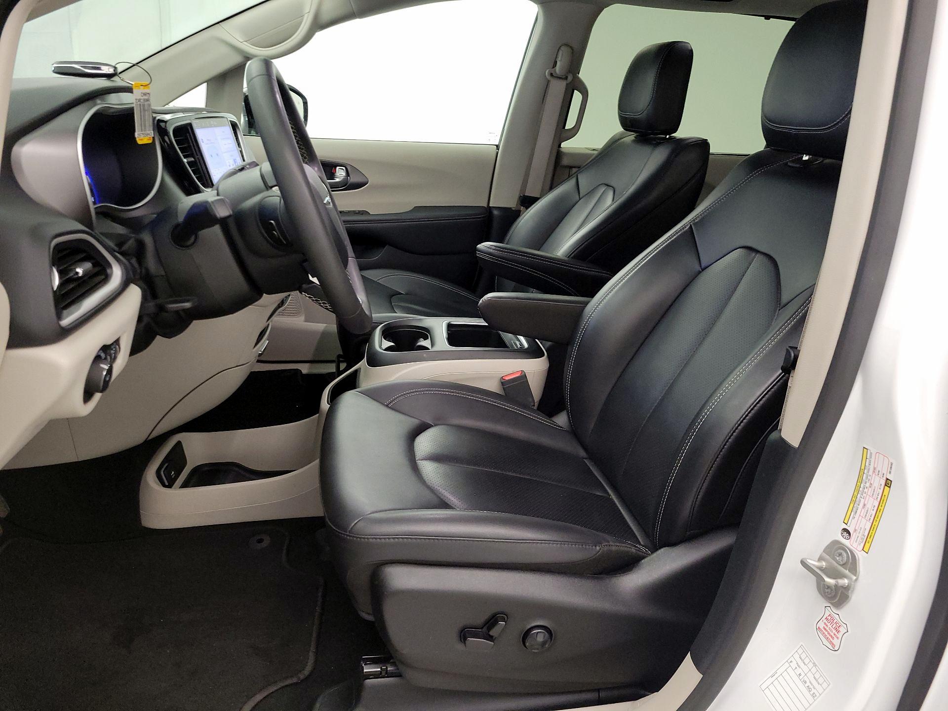 Thumbnail: 2024 Chrysler Pacifica - 11