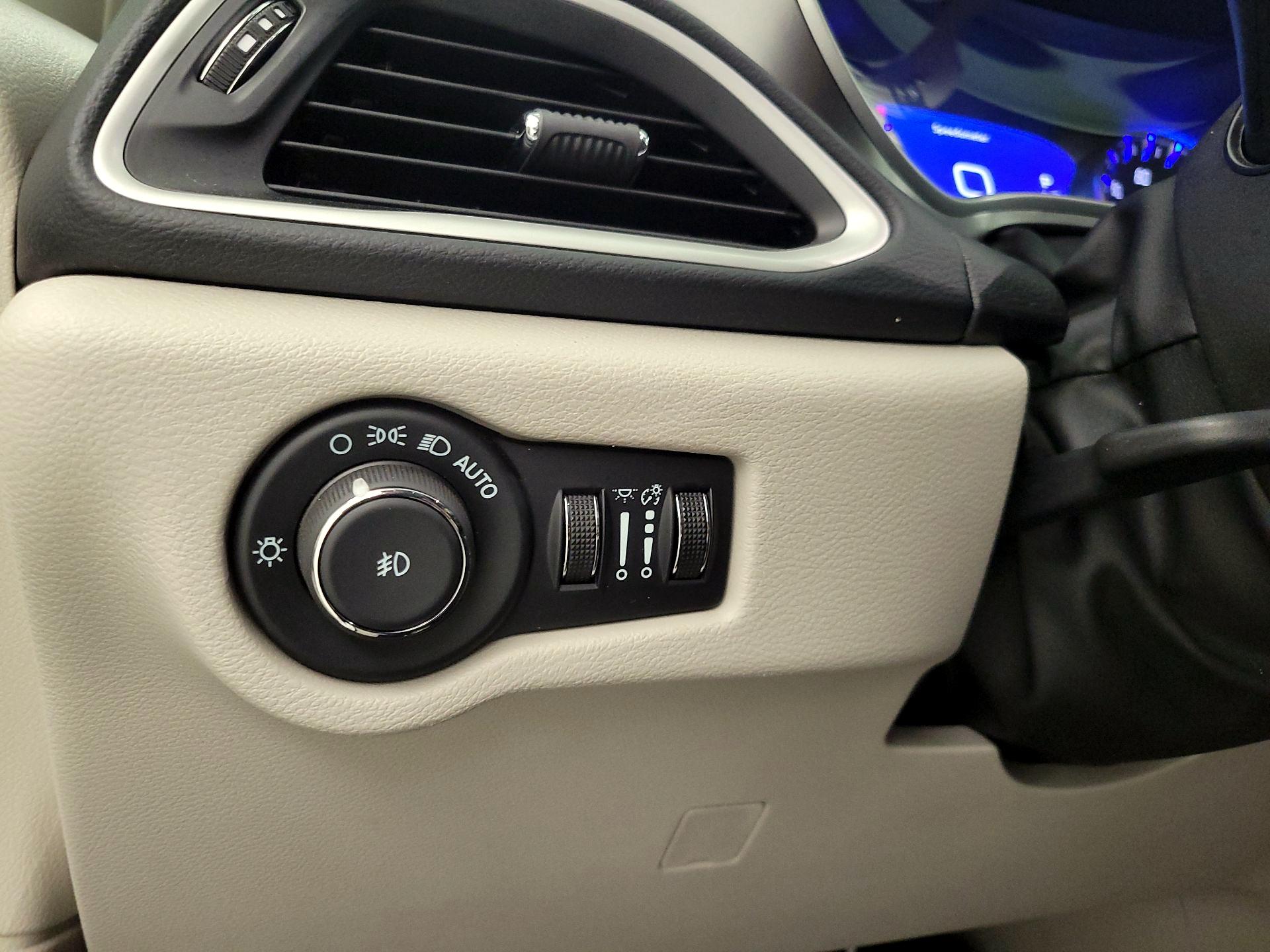 Thumbnail: 2024 Chrysler Pacifica - 13
