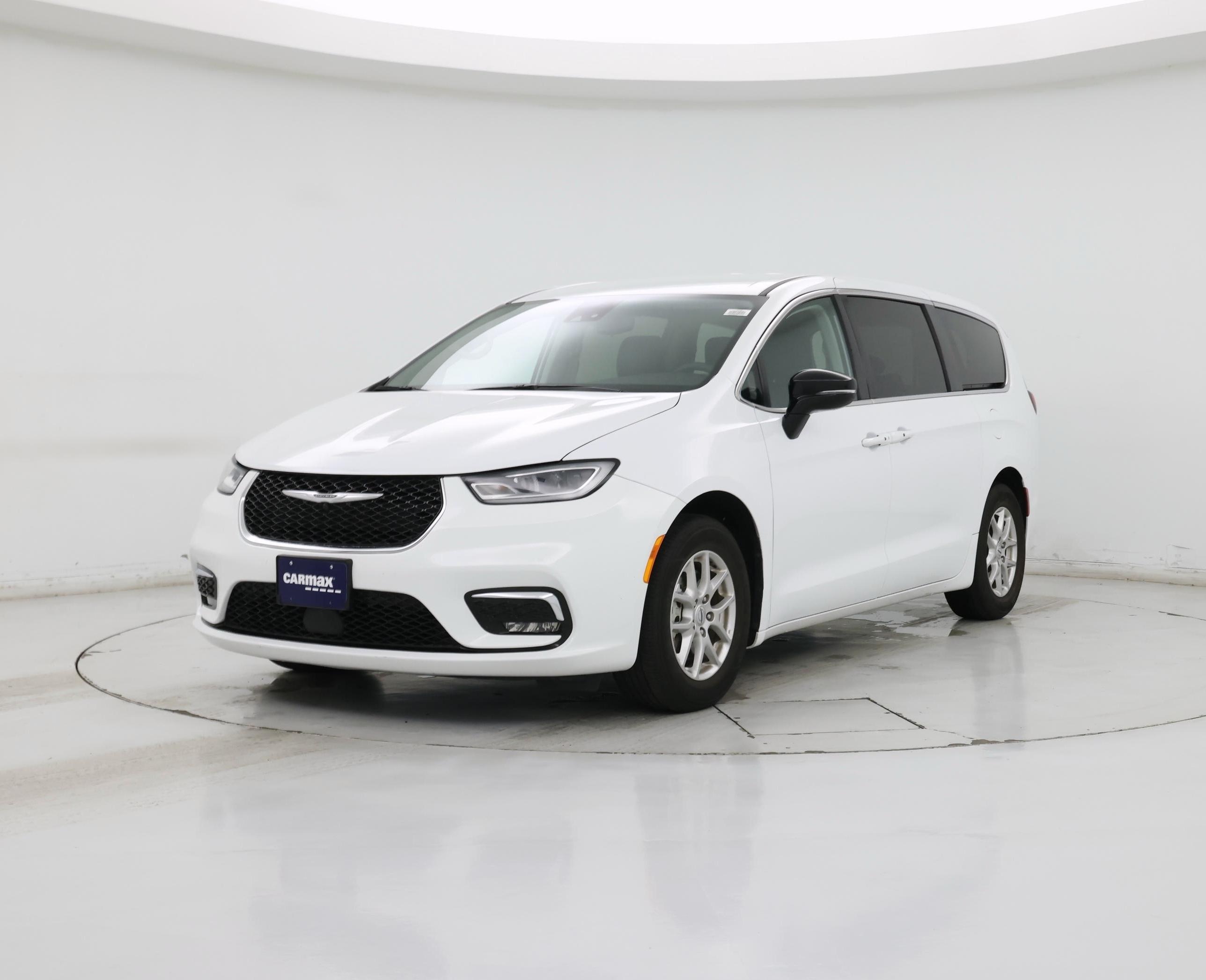 Thumbnail: 2024 Chrysler Pacifica - 4