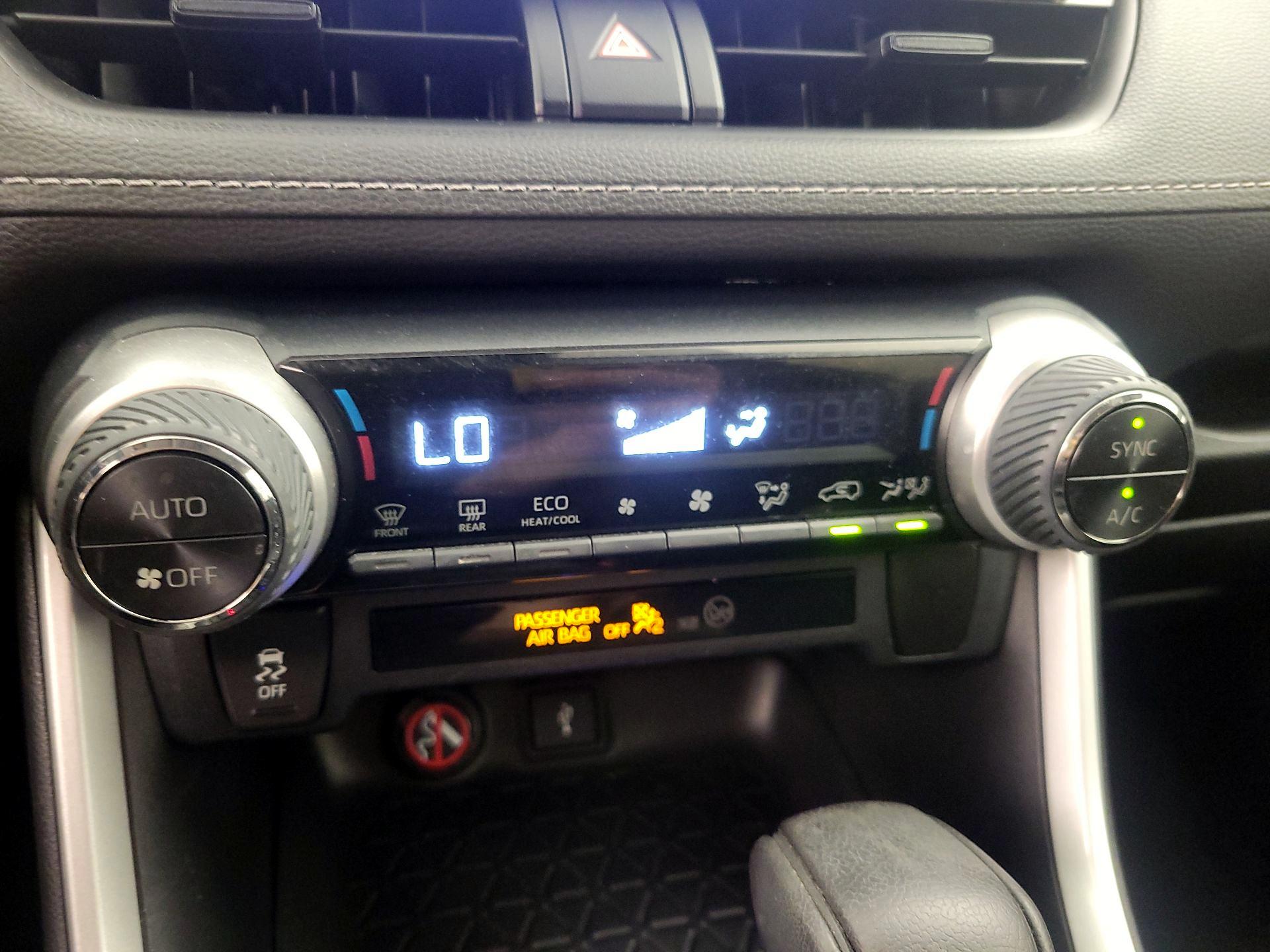 Thumbnail: 2021 Toyota RAV4 - 16