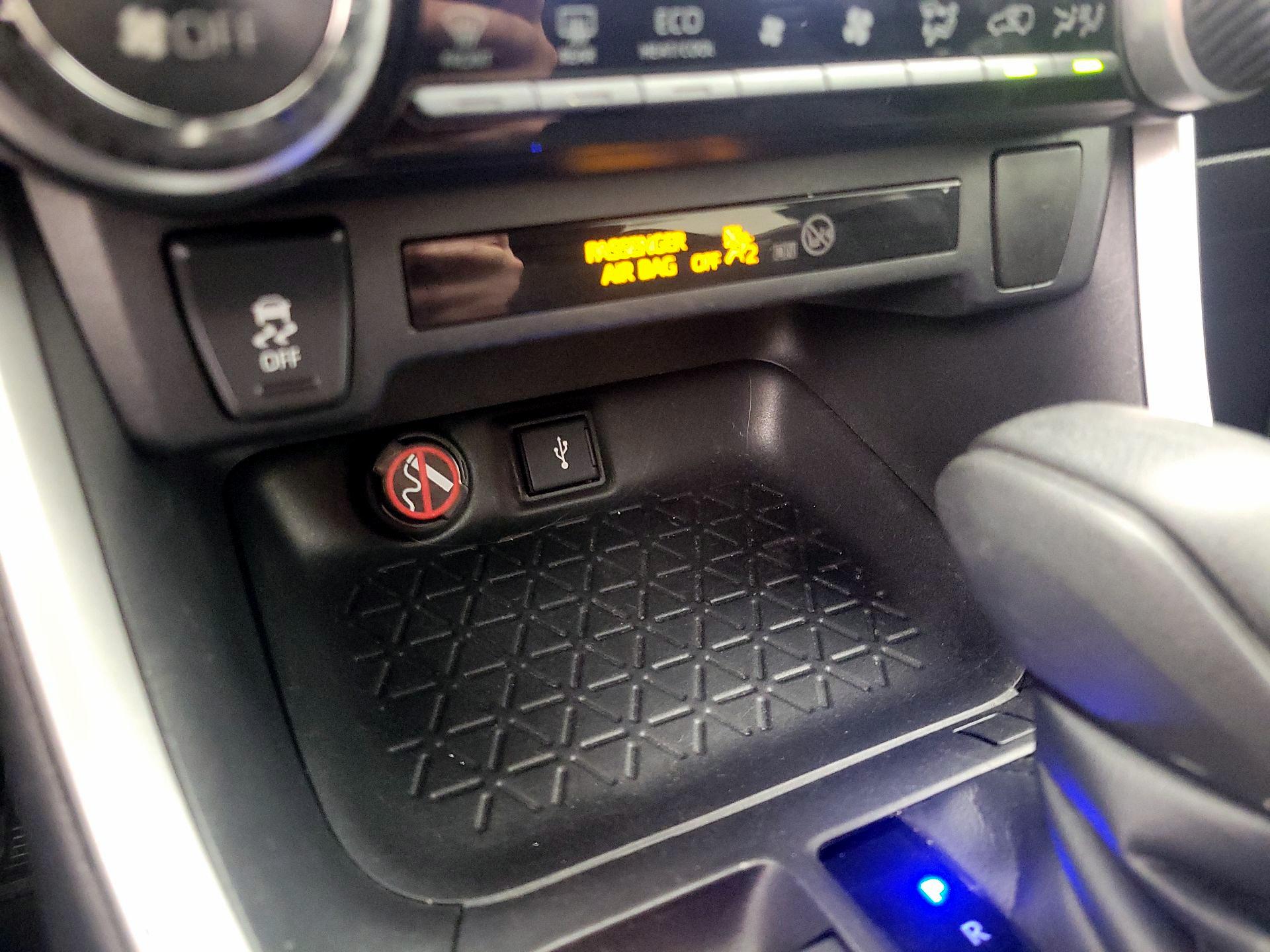 Thumbnail: 2021 Toyota RAV4 - 18