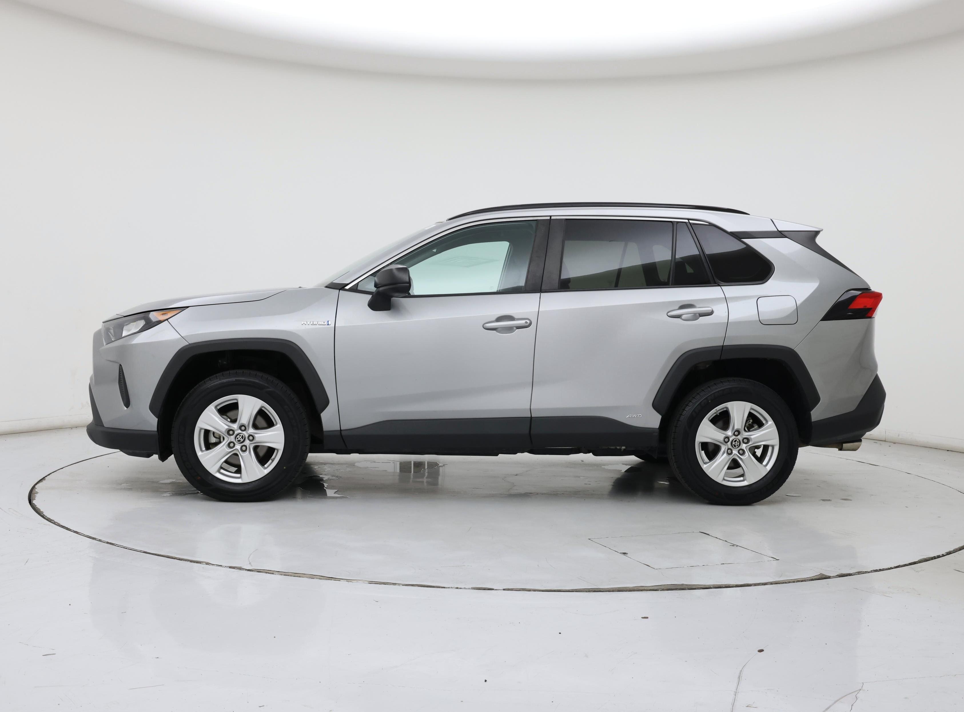 Thumbnail: 2021 Toyota RAV4 - 3