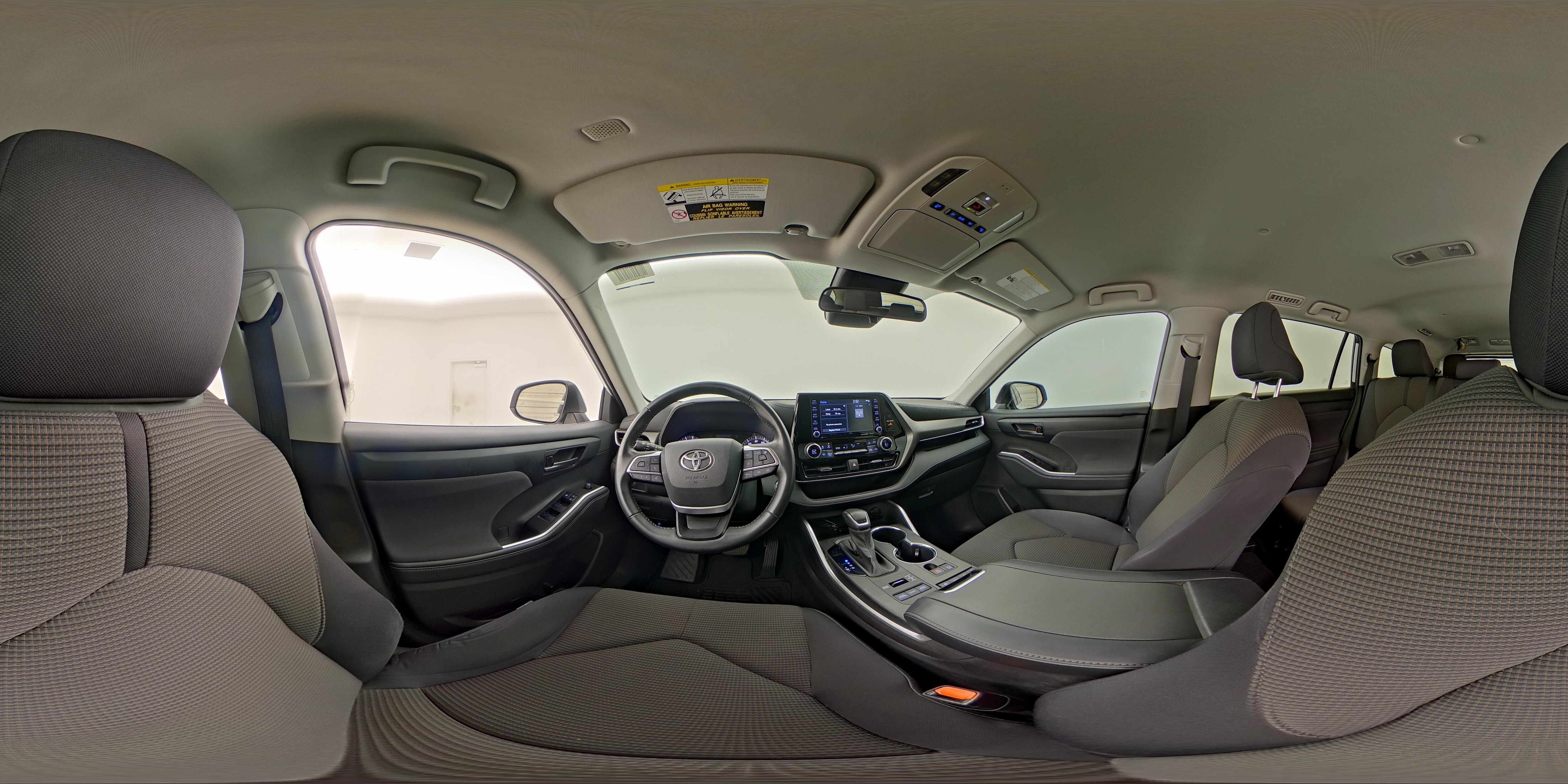 2022 Toyota Highlander LE - Photo 28