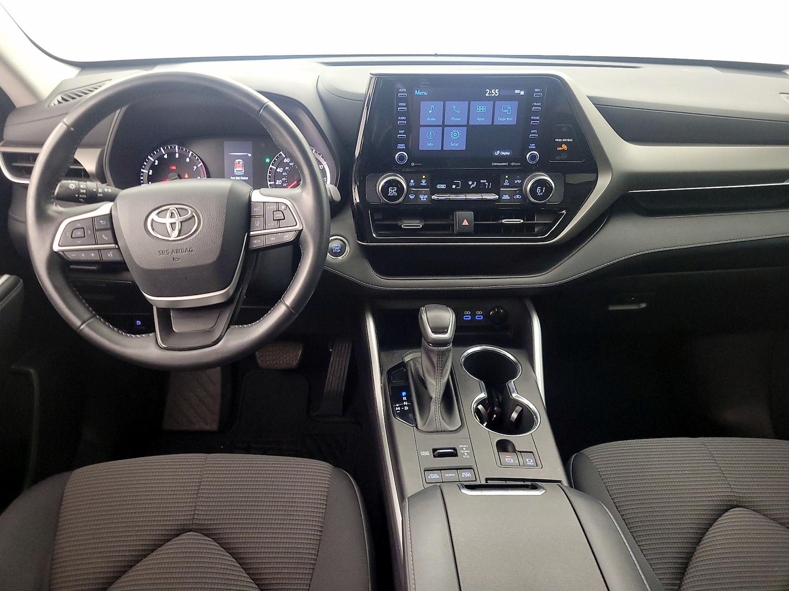 2022 Toyota Highlander LE - Photo 10