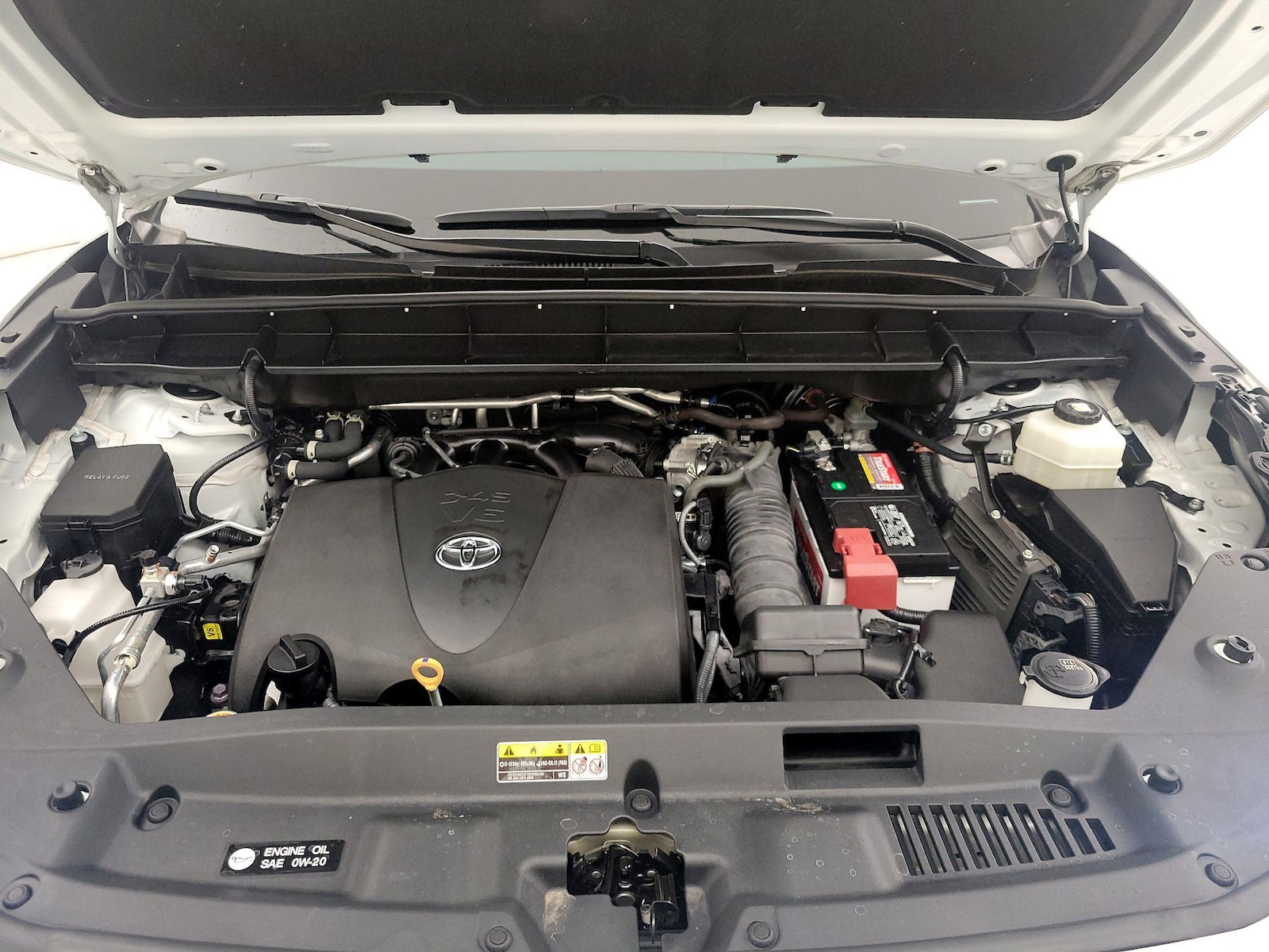 2022 Toyota Highlander LE - Photo 24